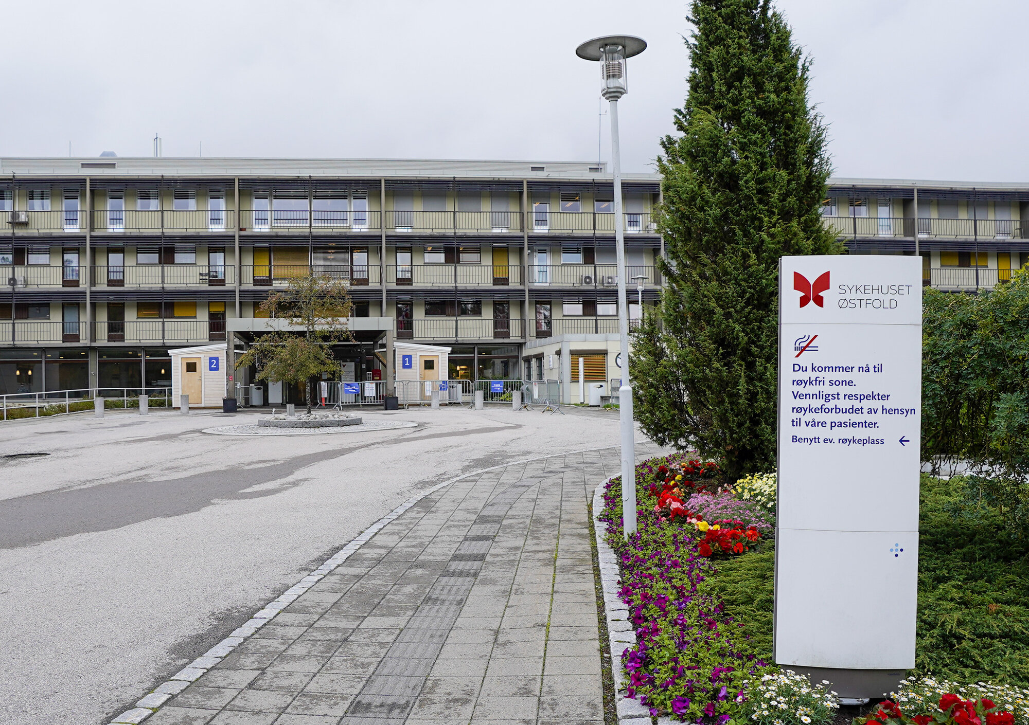 Bildet viser inngangen ved Moss sykehus