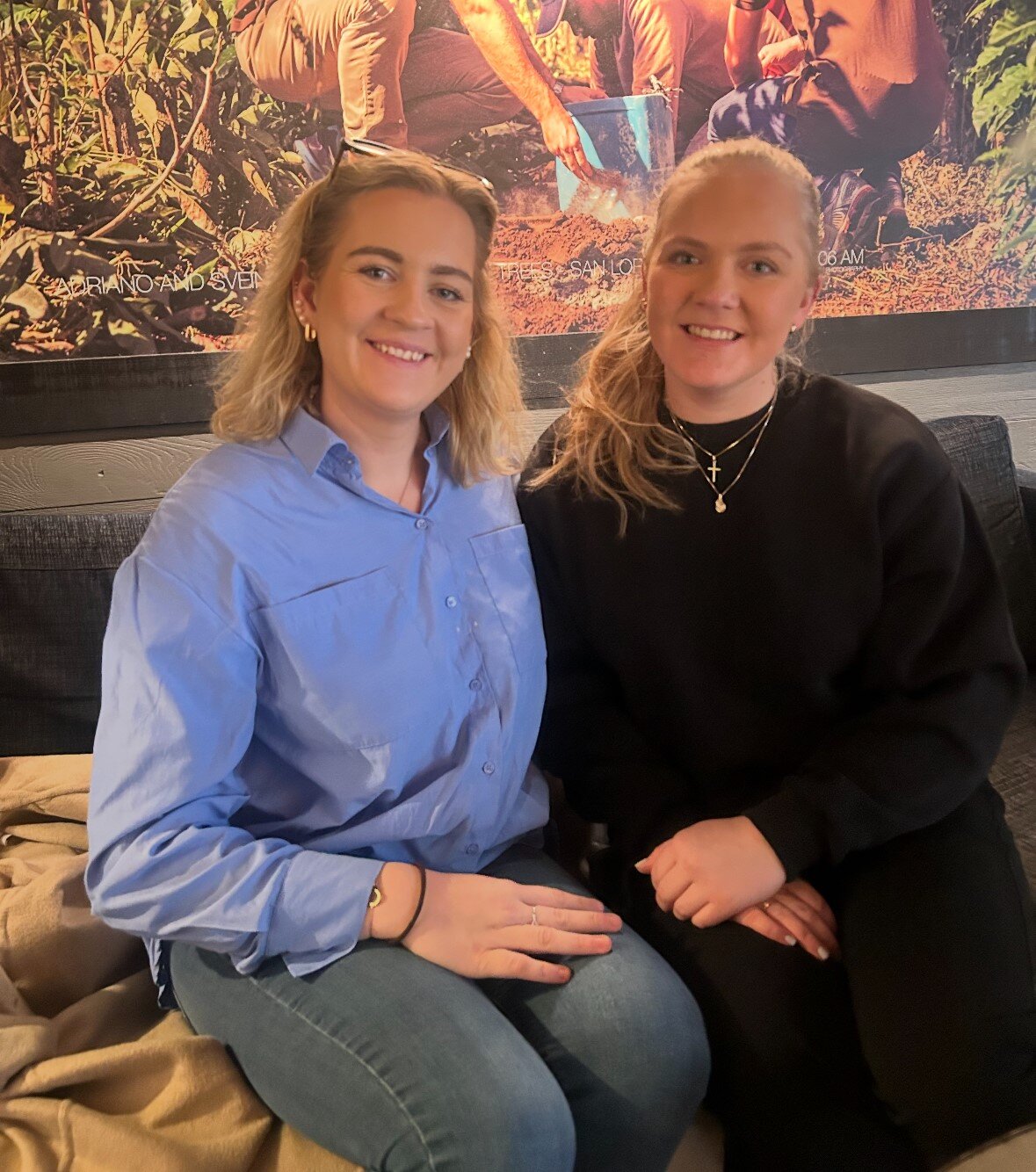 Bildet viser Marica og søster Bildet viser Marica og søster