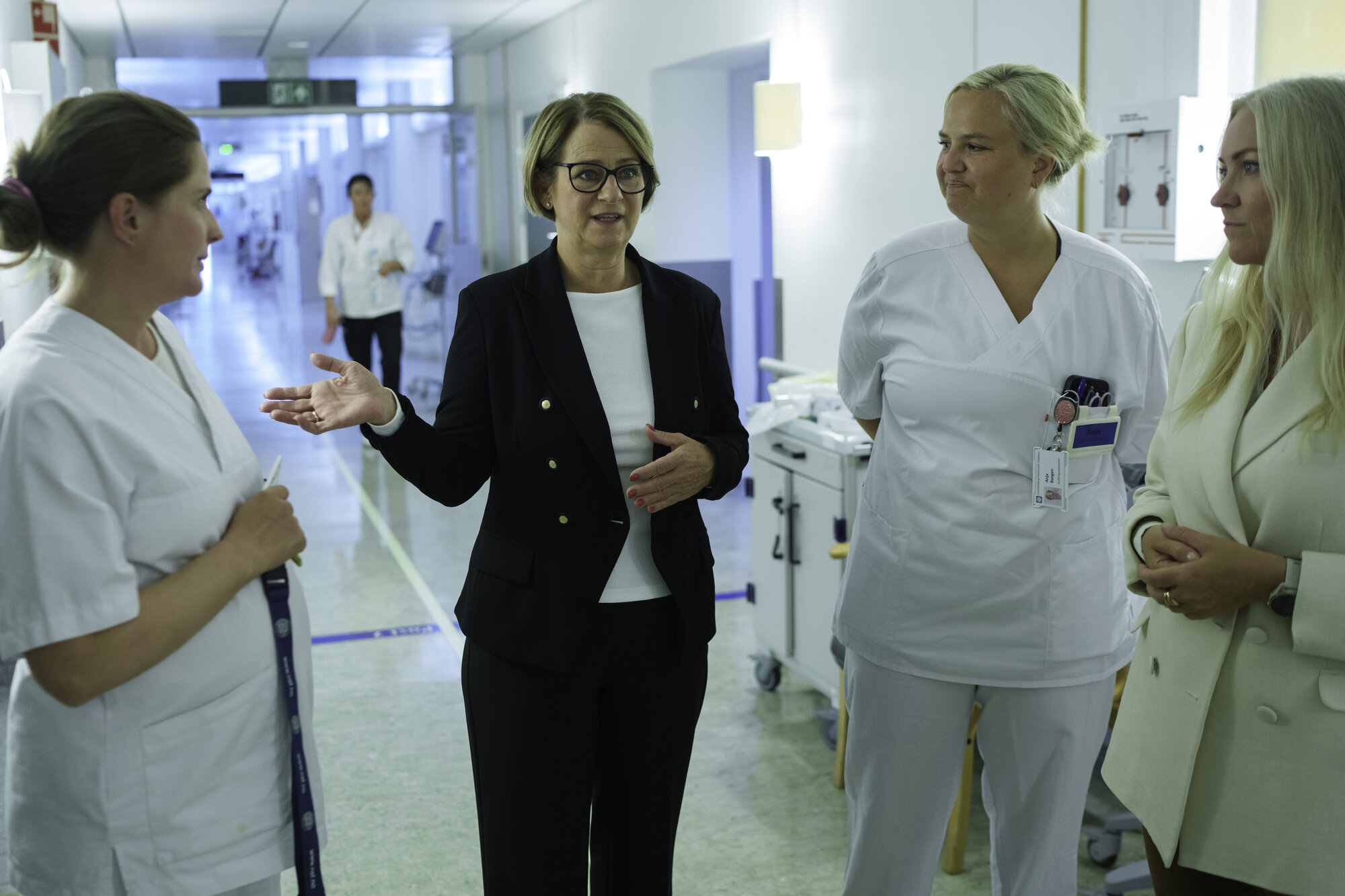 bilde av trøen og sverresdatter og sykepleiere på lovisenberg