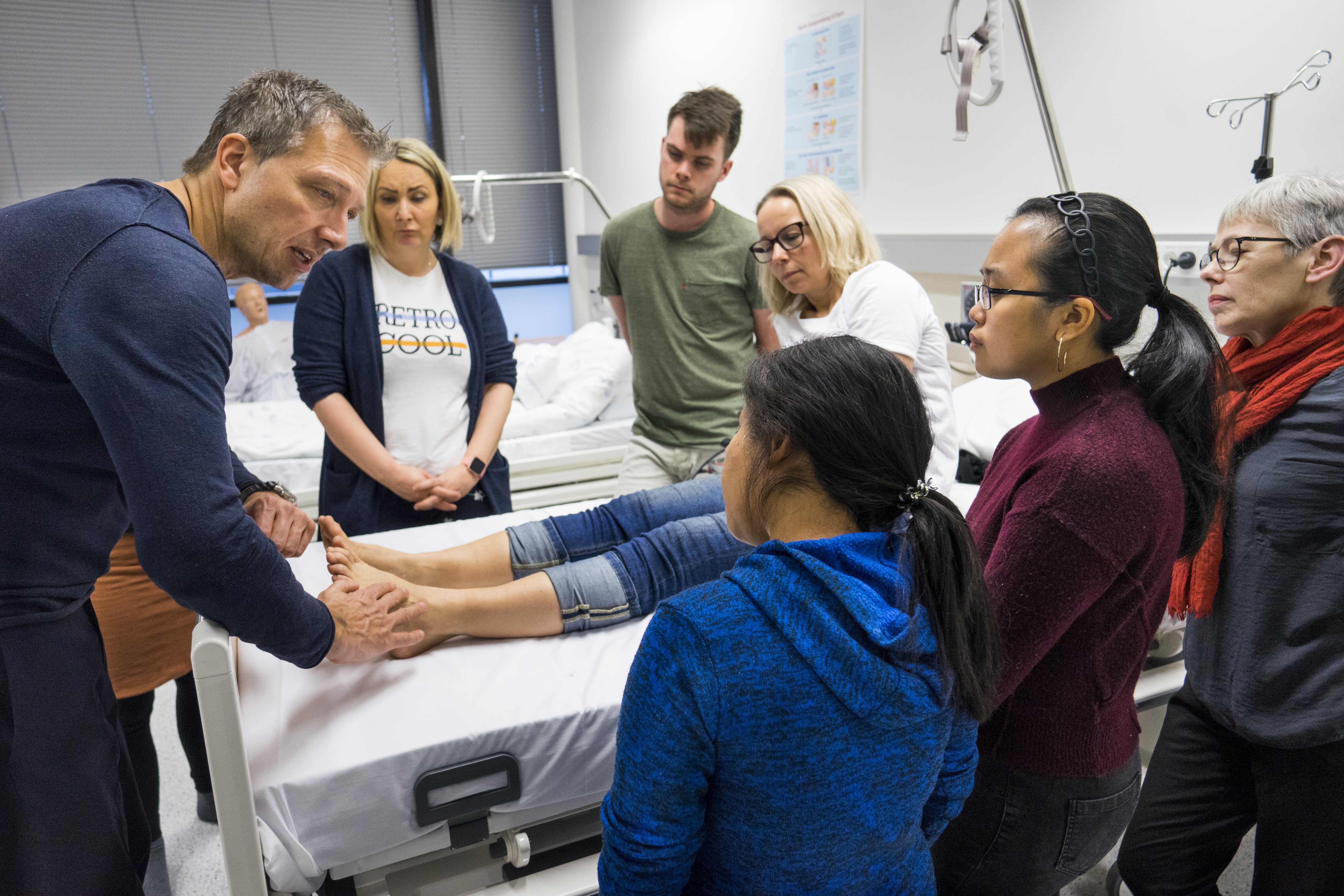 Bodo Günther og studenter Bildet viser Bodo Günther og studenter