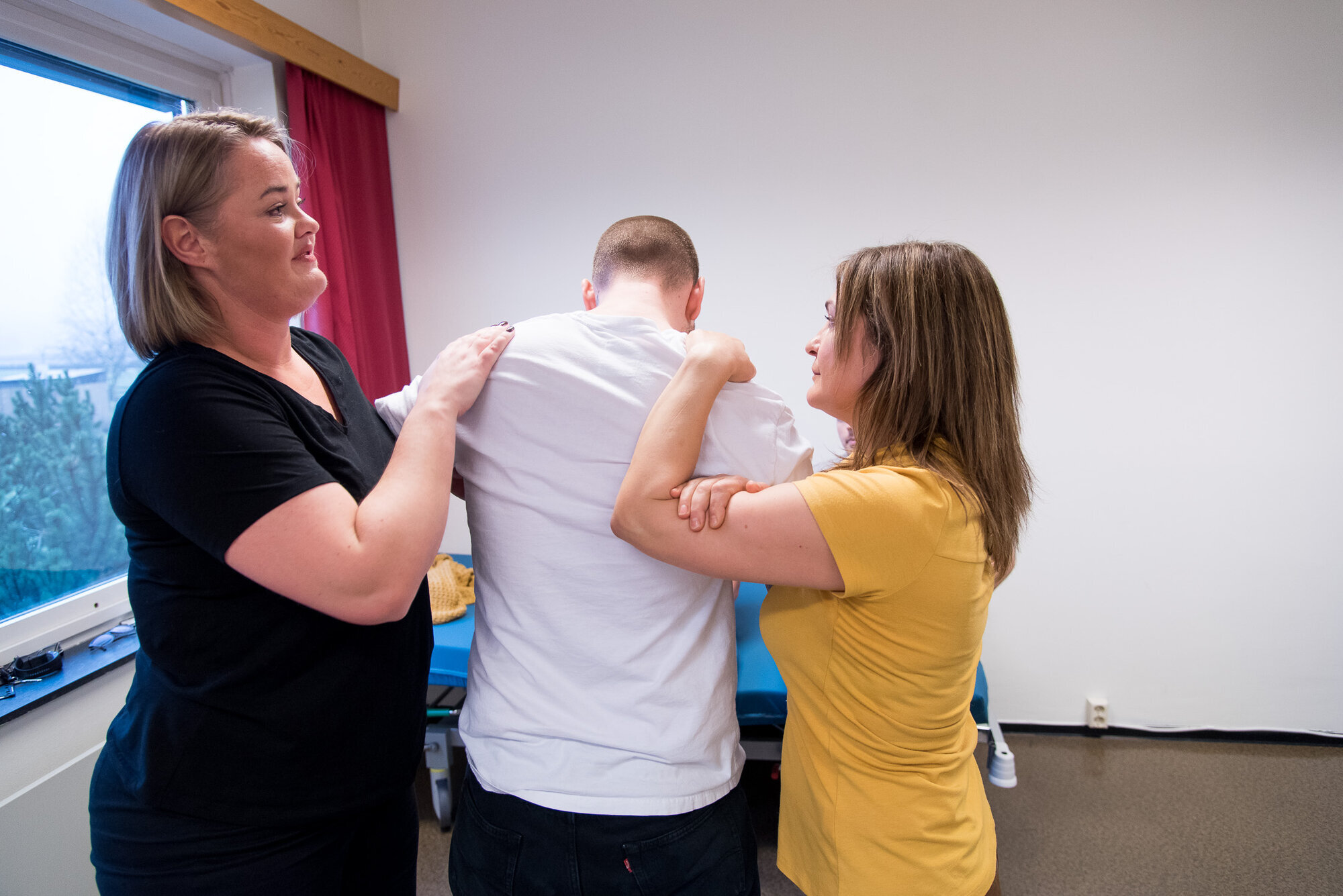 Adina Ailenei og Anette Østengen Bildet viser Adina Ailenei og Anette Østengen