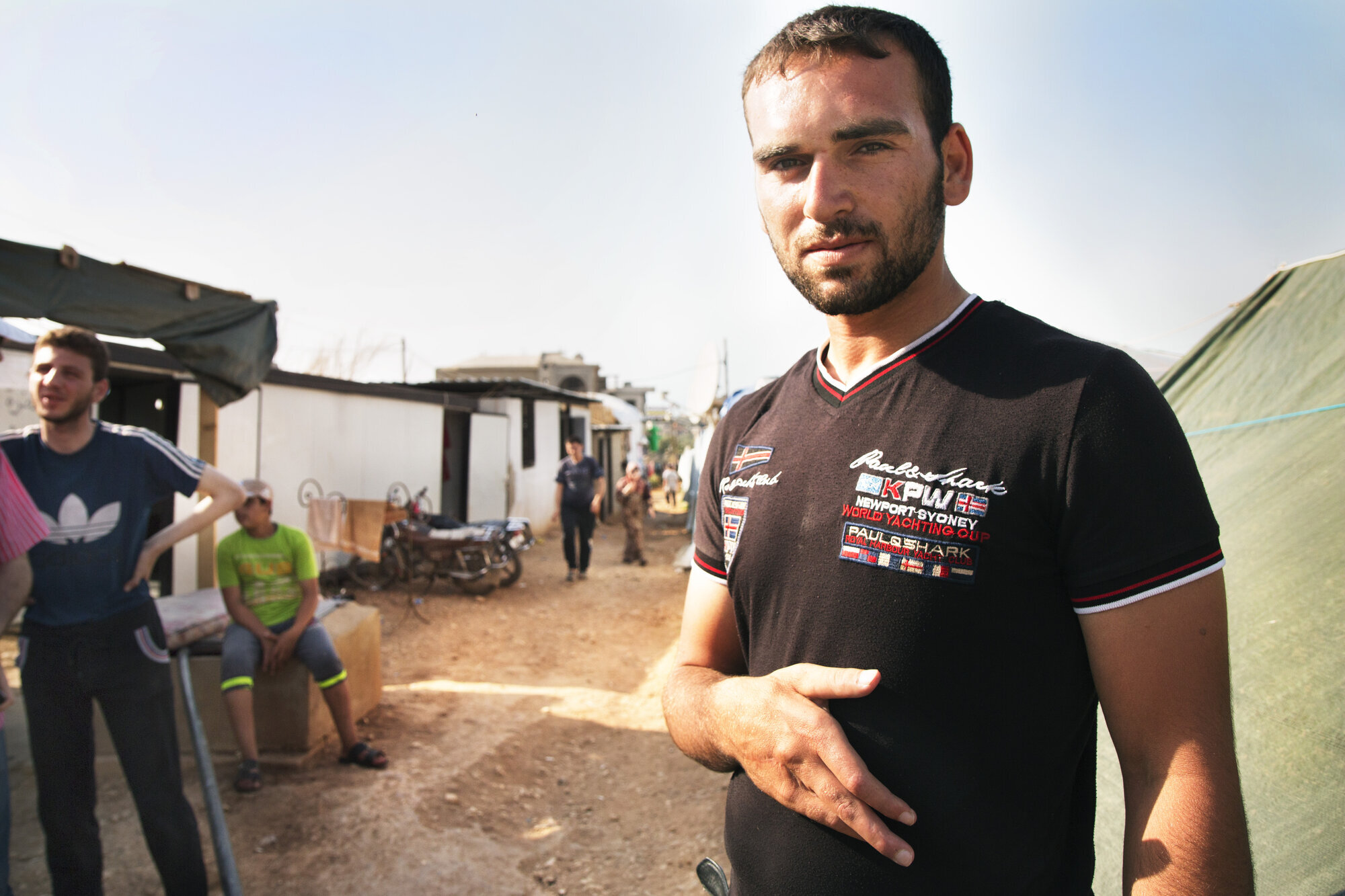 Syrisk flyktning i Libanon Ung mannlig syrisk flyktning i Libanon