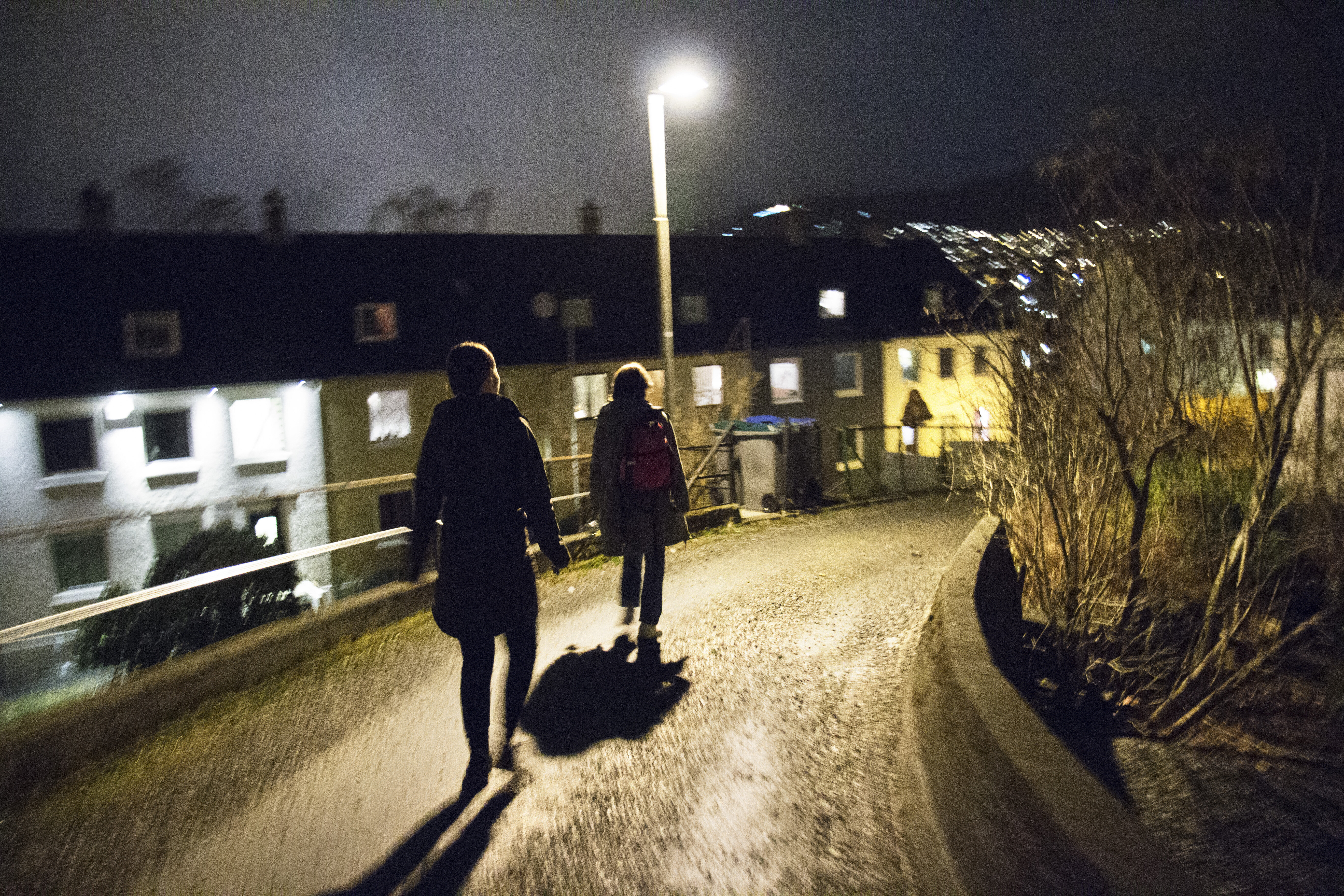 To nattevakter på vei til en pasient Hjemmesykepleie om natten