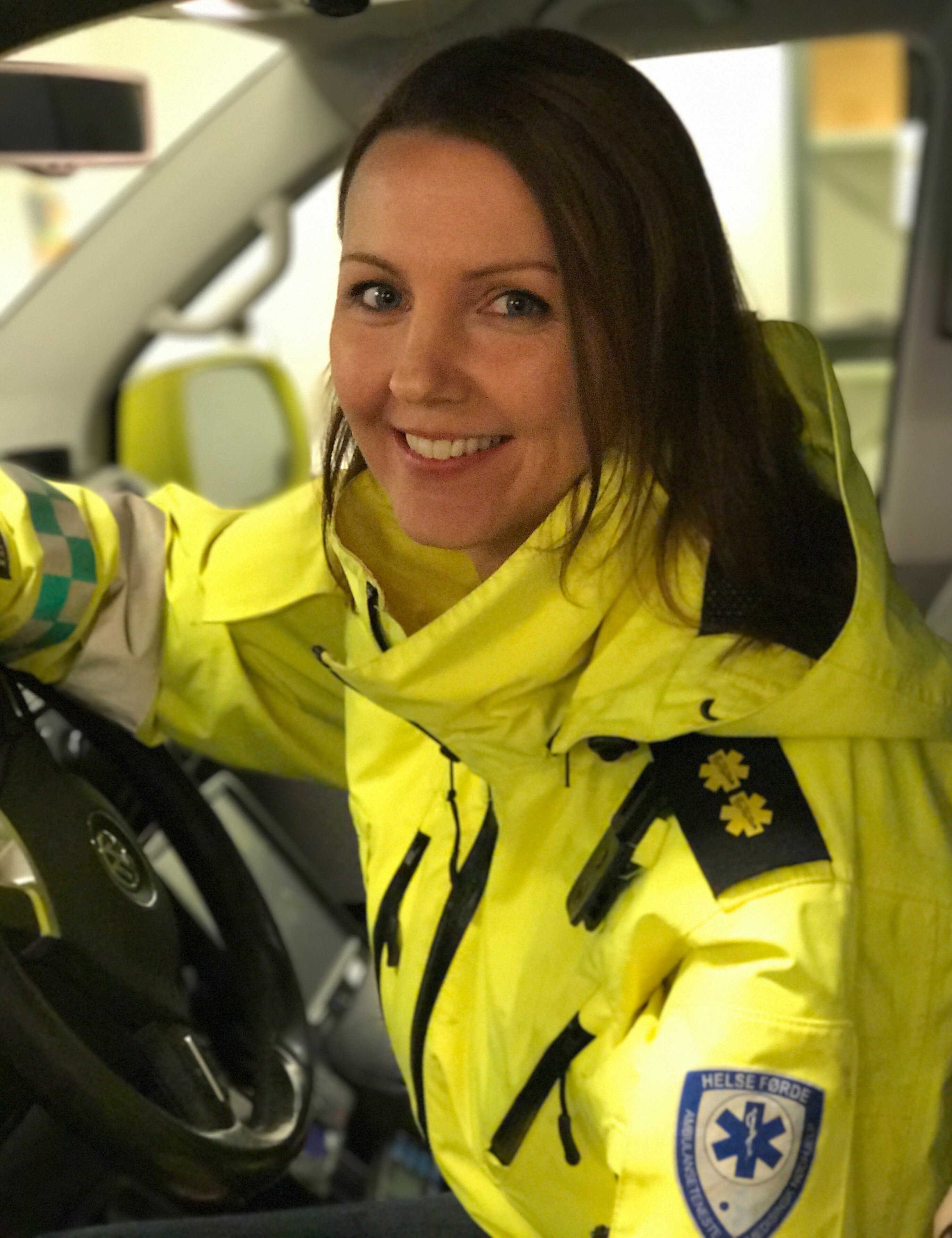 Cecilie Merethe Øvrebotten Bilde av sykepleier og ambulansearbeider Cecilie Merethe Øvrebotten