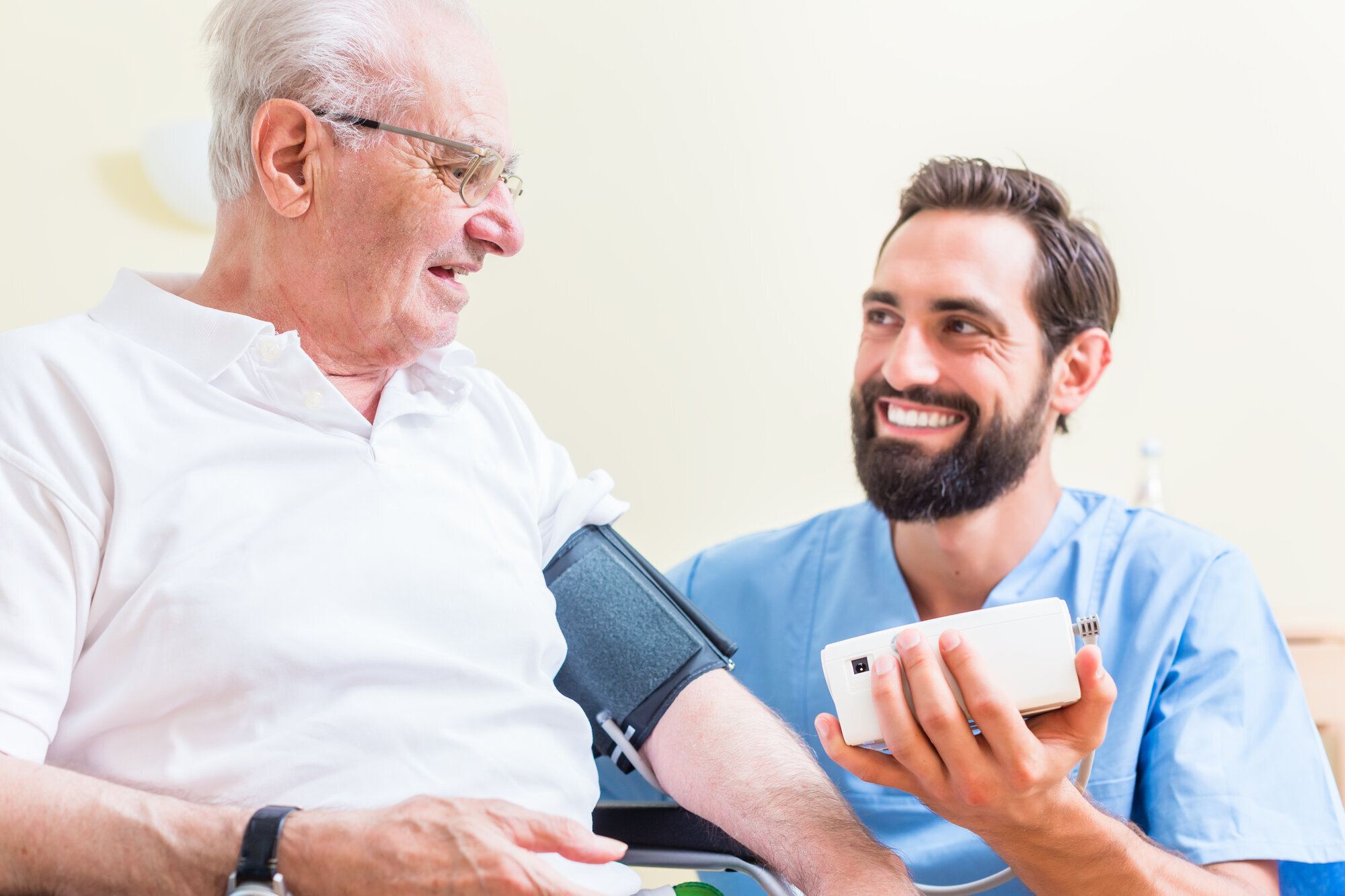 VIKTIG JOBB: Helsepersonellet som jobber i vikarpoolen kan steppe inn der det er behov. Illustrasjonsfoto: Colourbox VIKTIG JOBB: Helsepersonellet som jobber i vikarpoolen kan steppe inn der det er behov. Illustrasjonsfoto: Colourbox