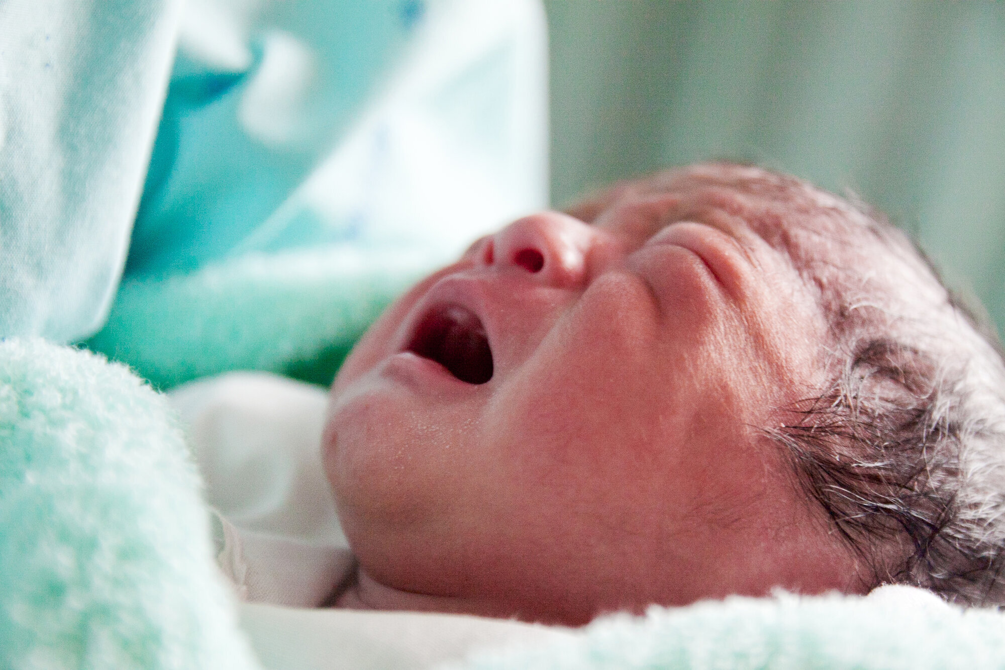 baby, fødsel Bildet viser en nyfødt baby.