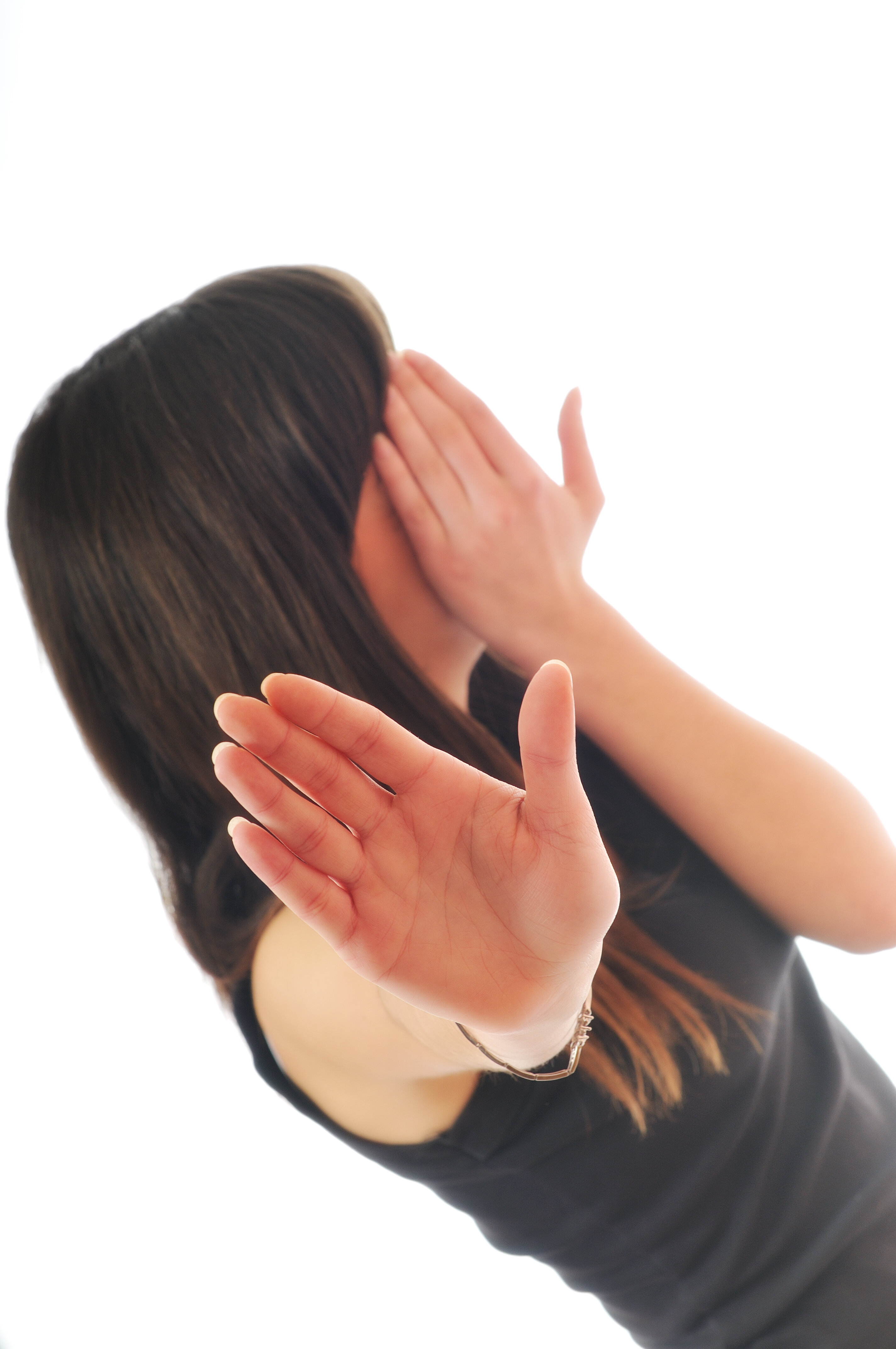 Jordmødre er oppfordret til å spørre alle gravide om vold. Vold, helsepersonell, jordmor