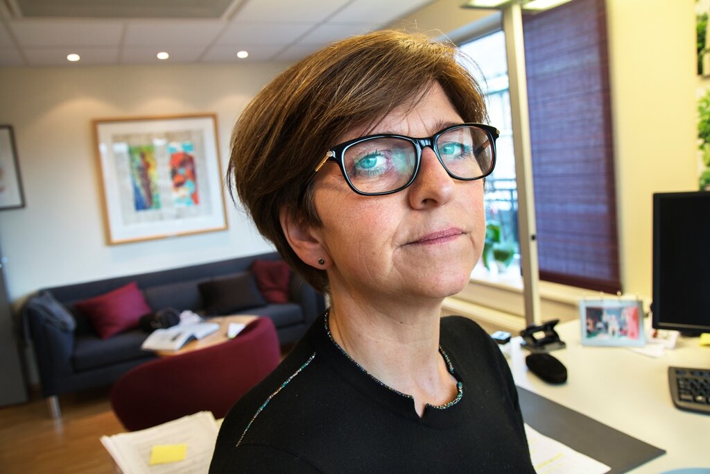 Regjeringen bevilger 200 millioner ekstra til skolehelsetjeneste og helsestasjoner, men NSF skulle helst sett at midlene ble øremerket. Bildet viser lederen av Norsk Sykepleierforbund, Eli Gunhild By