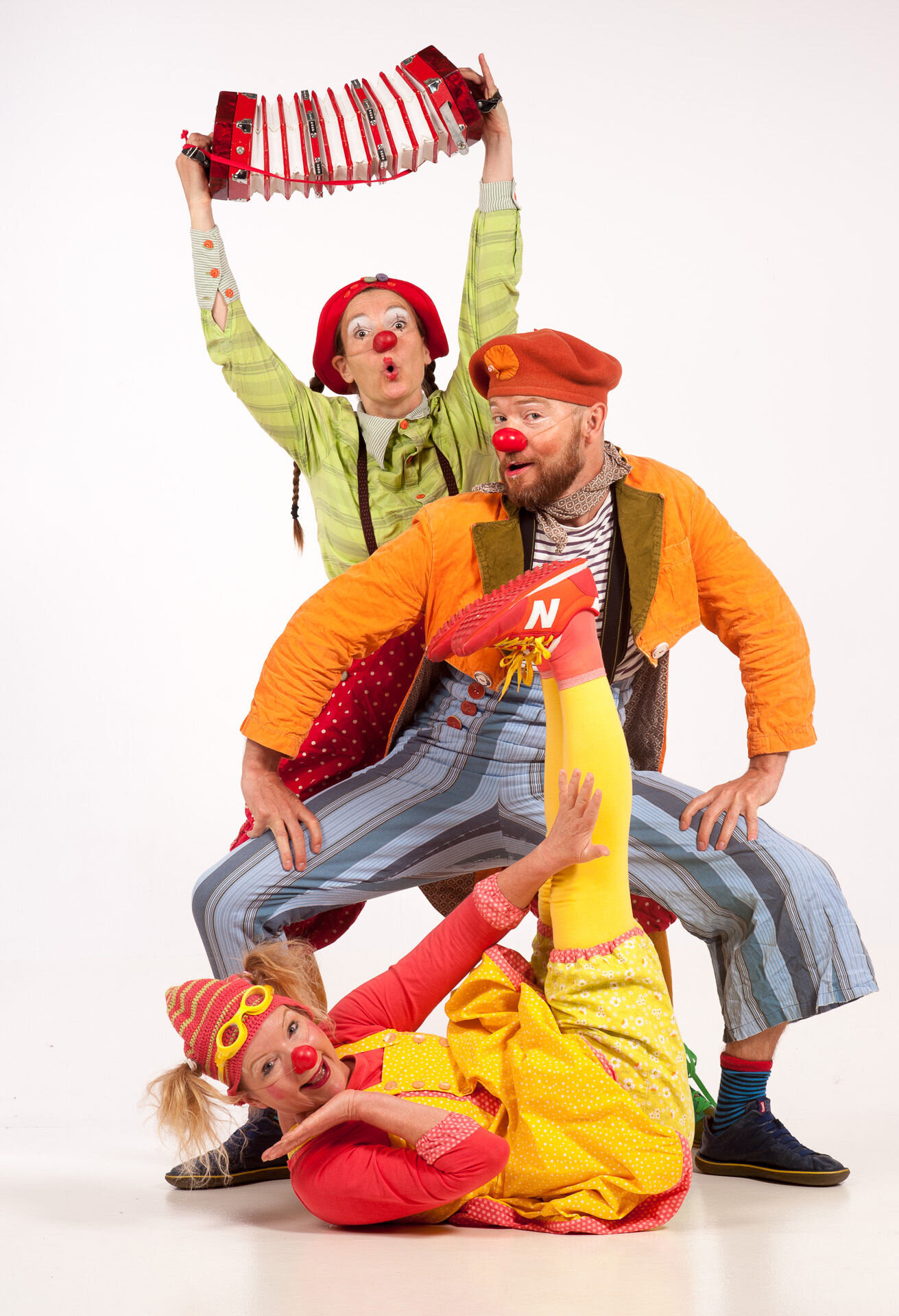 Bildet viser tre sykehusklovner. Én av dem er Elisabeth Helland Larsen Bildet viser tre sykehusklovner. Én av dem er Elisabeth Helland Larsen