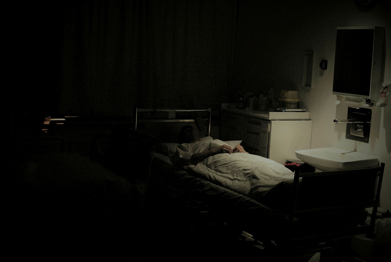 powernapp Bildet viser intensvisykepleier Harald Pirolt ved Intensivmedisinsk seksjon KSK, Haukeland, som gjør seg klar for en powernapp på nattvakt.