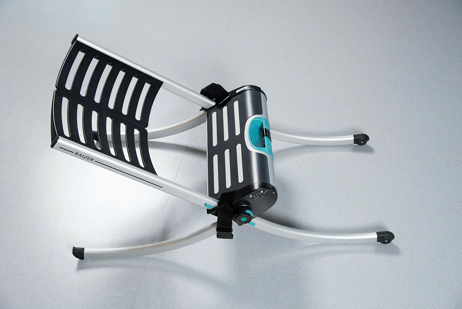 Raizer Bildet viser stolen Raizer, et hjelpemiddel for å få personer opp i sittende stilling. Utstilt på Innovatoriet.