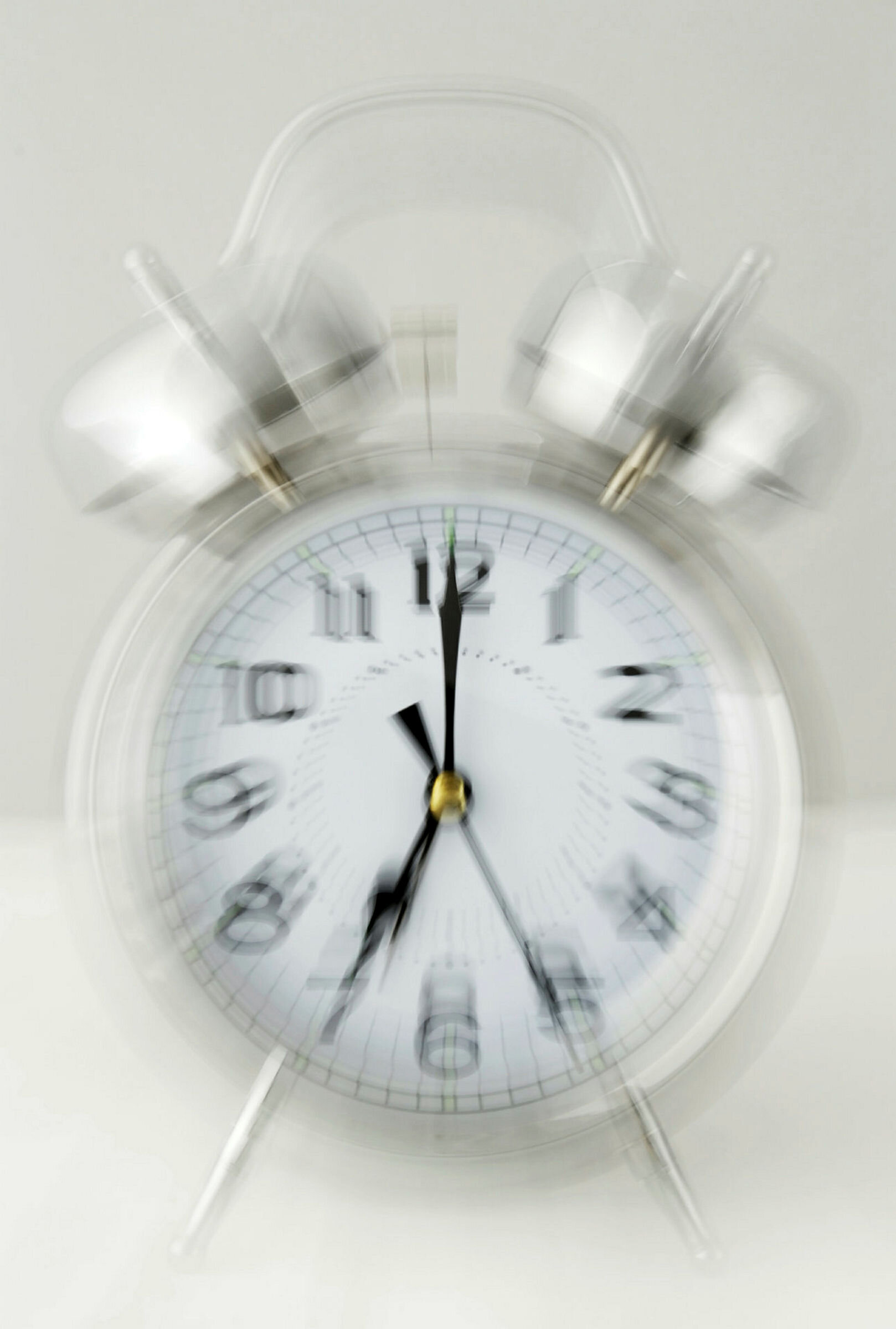 ringing alarm clock Uklart bilde av vekkerklokke