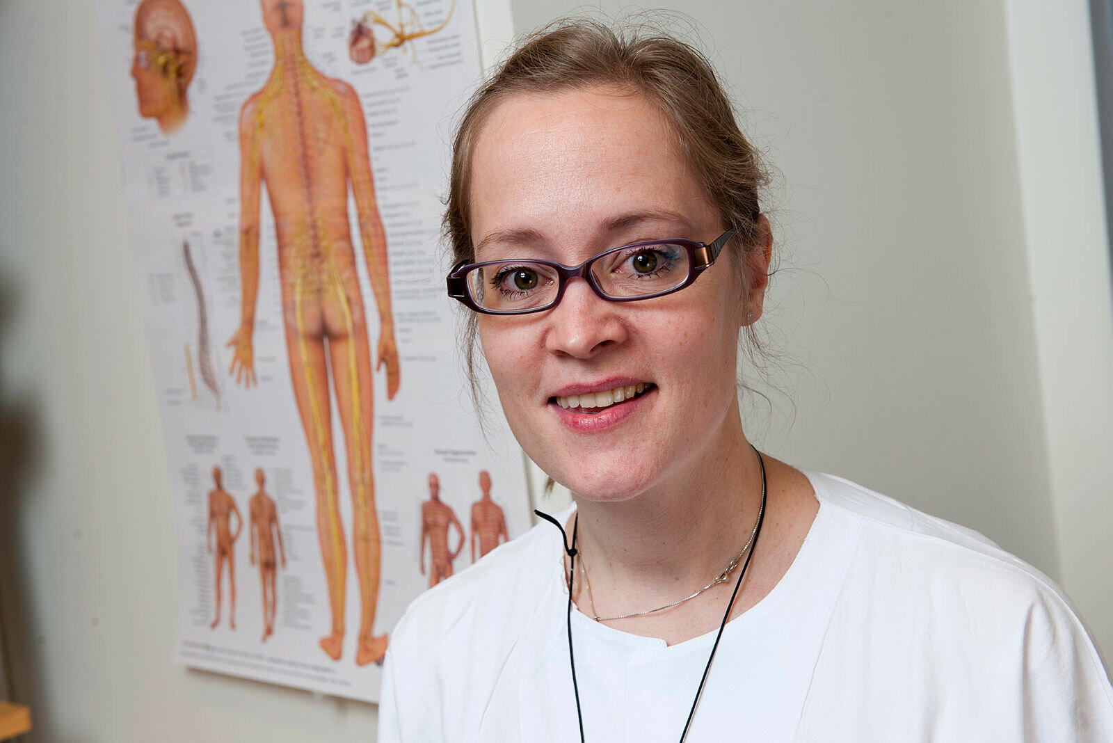 Tone Marte Ljoså Bildet viser Tone Marte Ljoså som har tatt doktorgrad på pasienters opplevelse av smerter og ubehag ved psoriasis.