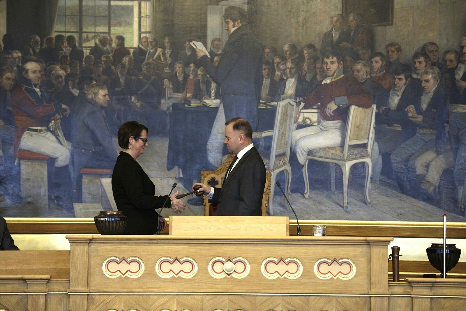 Trøen og Thommesen Tone W. Trøen overtar embetet som stortingspresident etter Olemic Thommesen