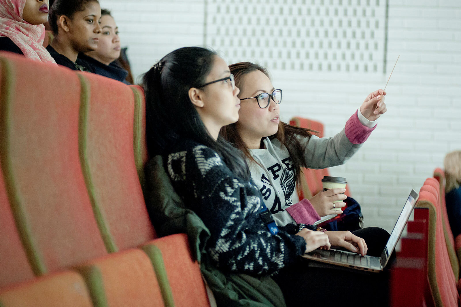 Sykepleierutdanning Bildene viser studenter fra Høgskolen i Oslo