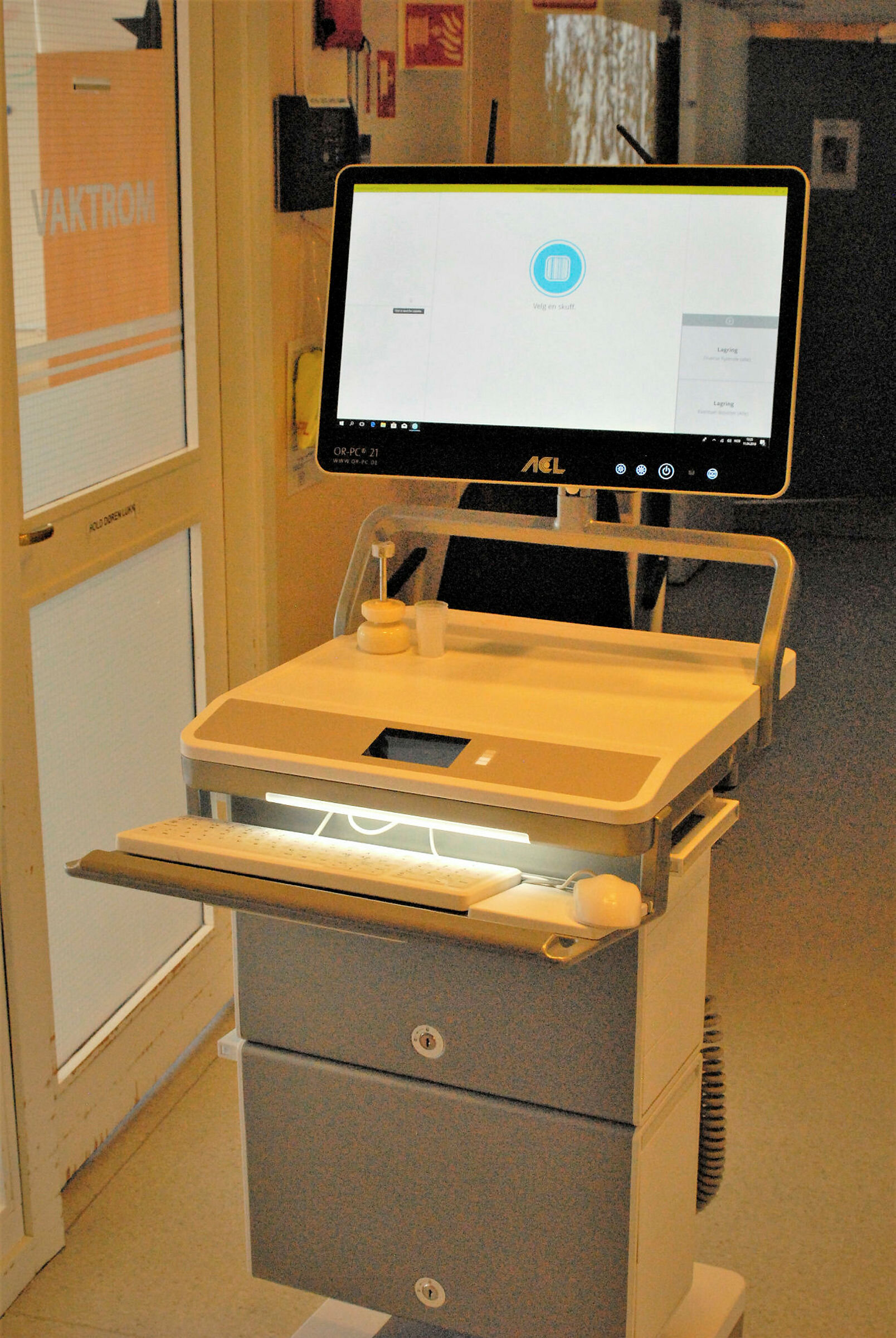 stromso Elektronisk medisintralle i bruk ved Strømsø bo- og servicesenter i Drammen.