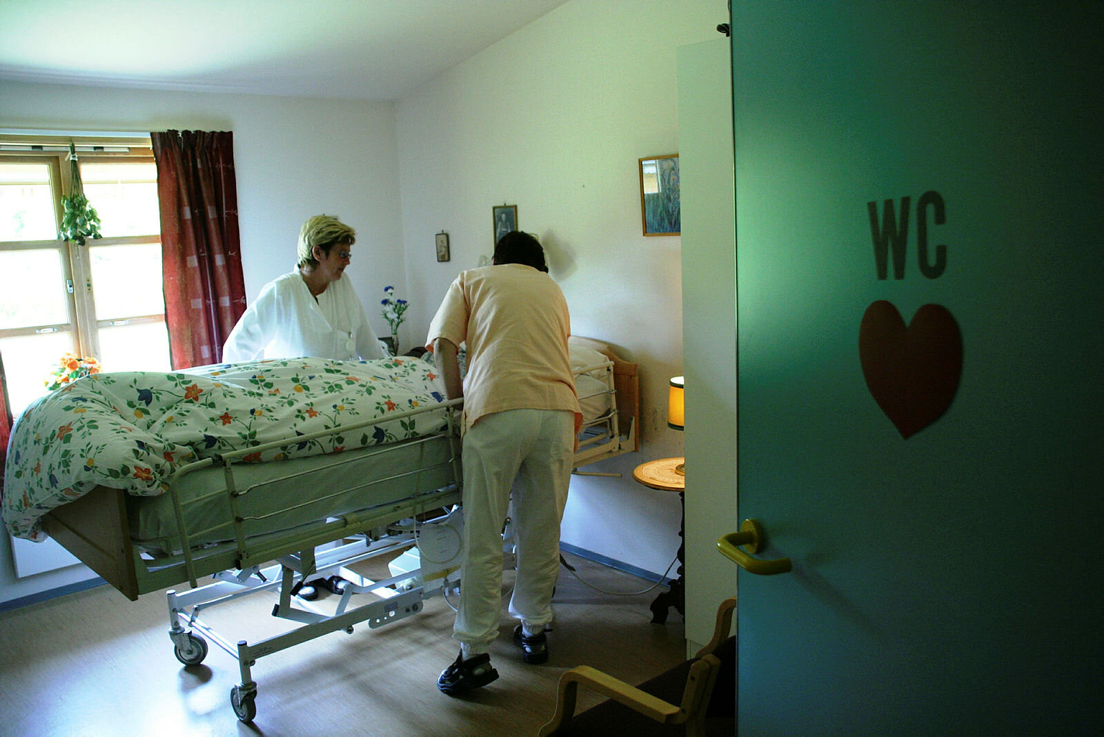 Stell av pasient på Haugmotun sjukeheim, Notodden, Telemark.