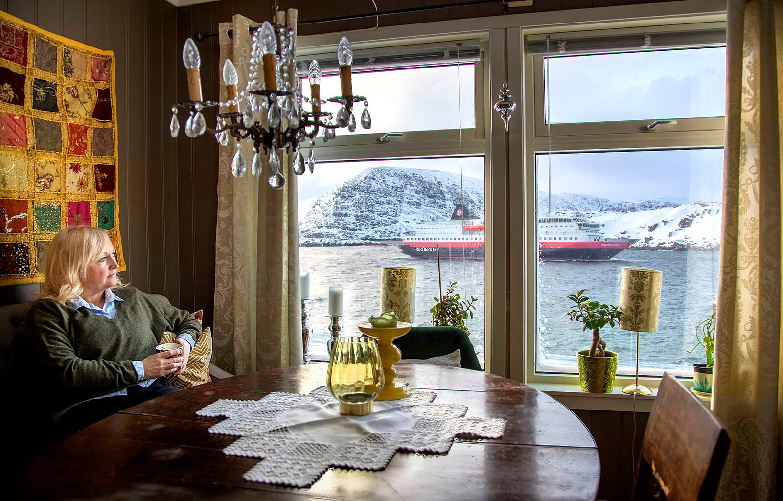 Sykepleier i finnmark Bildet viser hjemmesykepleier Anne Giæver i Måsøy kommune