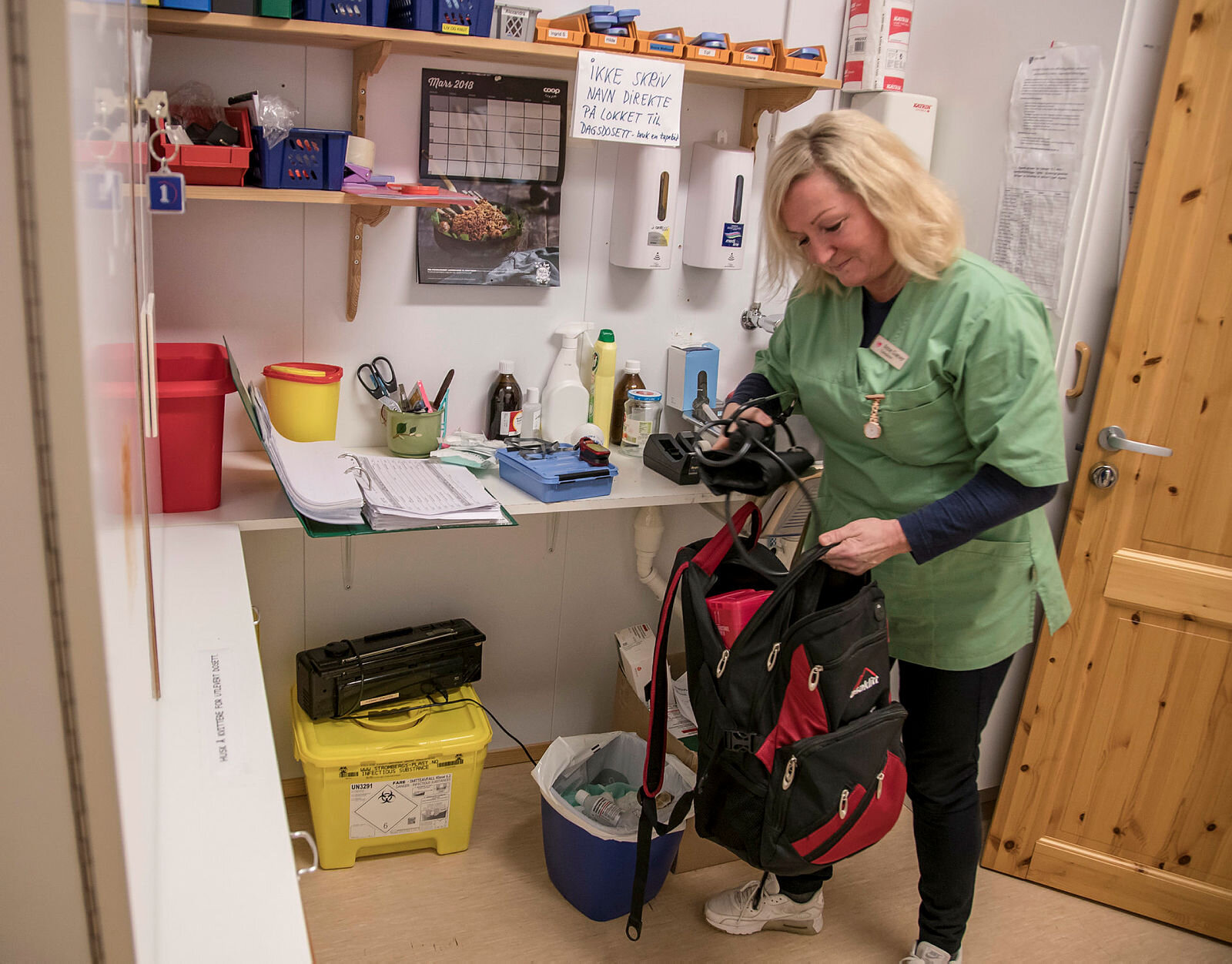 Sykepleier i finnmark Bildet viser hjemmesykepleier Anne Giæver i Måsøy kommune