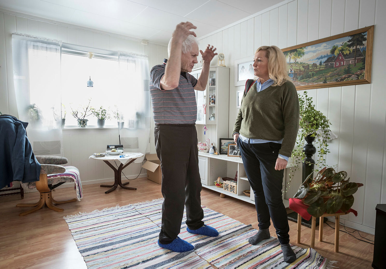 Sykepleier i finnmark Bildet viser hjemmesykepleier Anne Giæver i Måsøy kommune