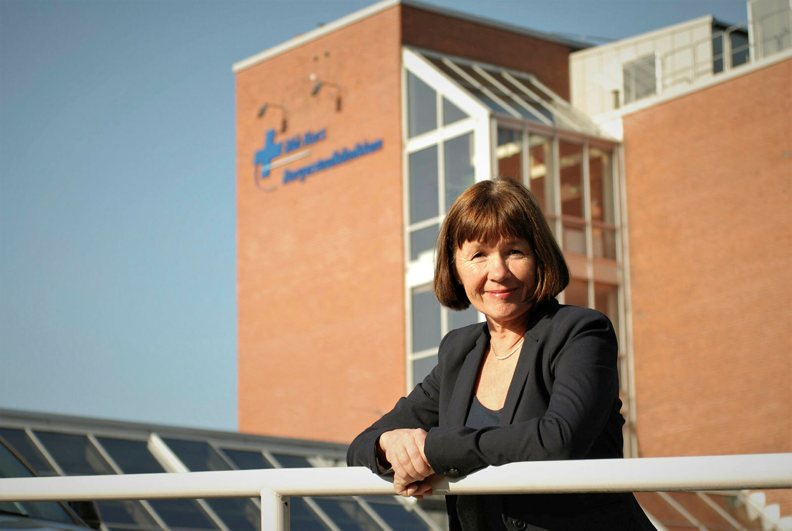 Portrett av Eli Marie Wiig utenfor Borgestadklinikken/KoRus-Sør i Skien.