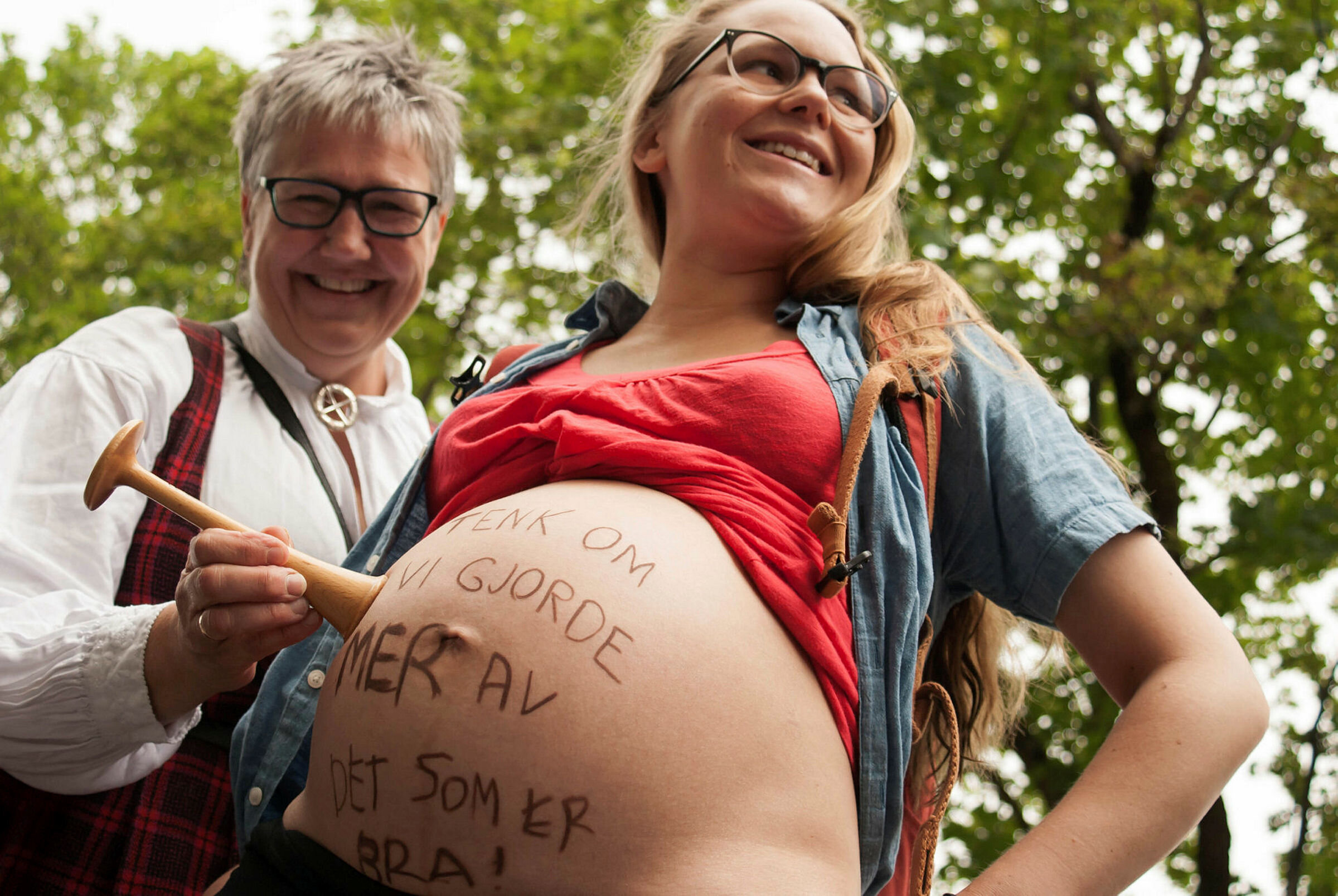 ABC-protest Jordmor Cathrine Trulsvik (t.v.) og Liv Bjørnstad under demo mot endringer ved ABC-enheten, Ullevål.
