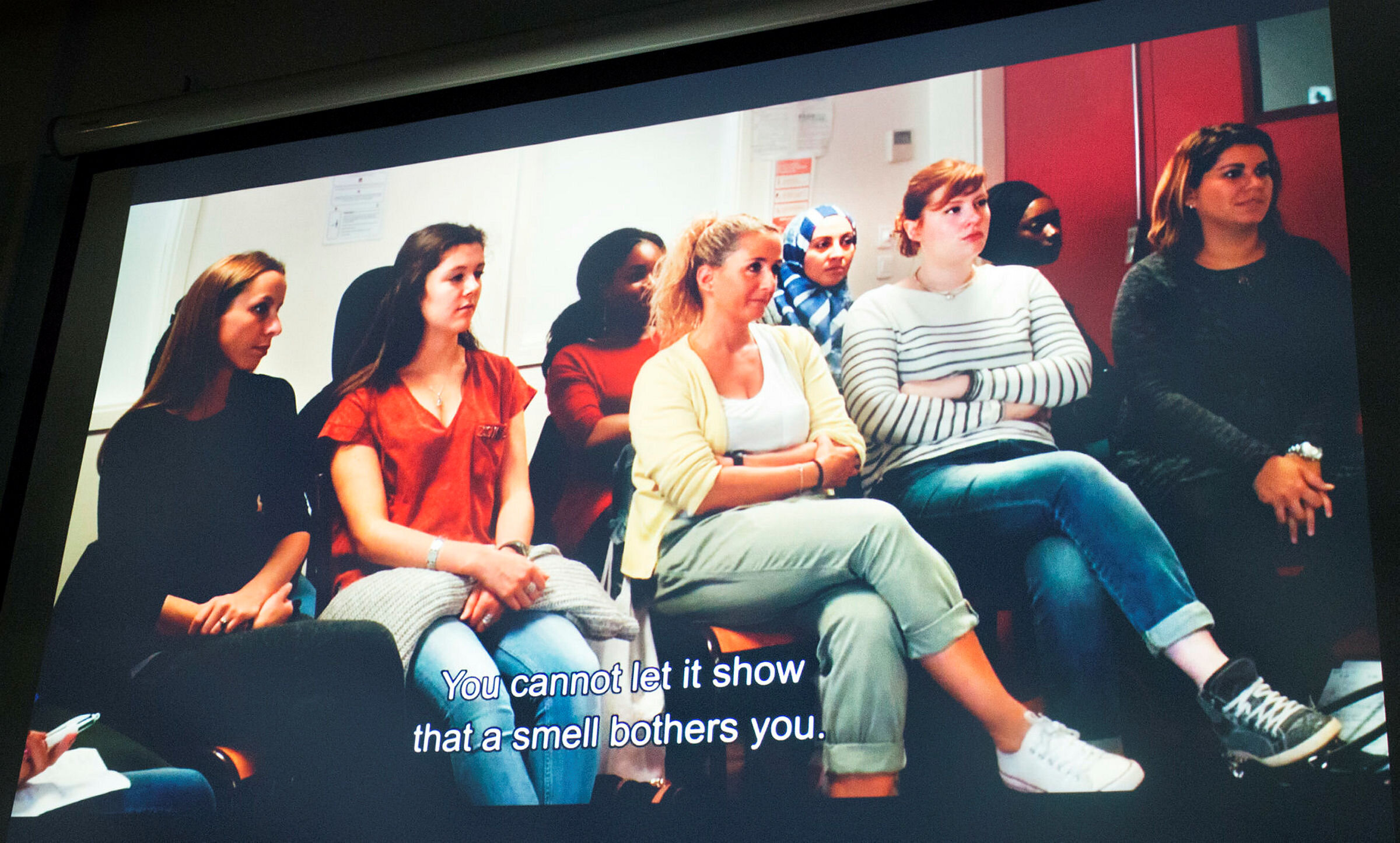 Bilder fra dokumentarfilmen om franske sykepleierstudenter Each and every moment. Regissør: Nicholas Philibert