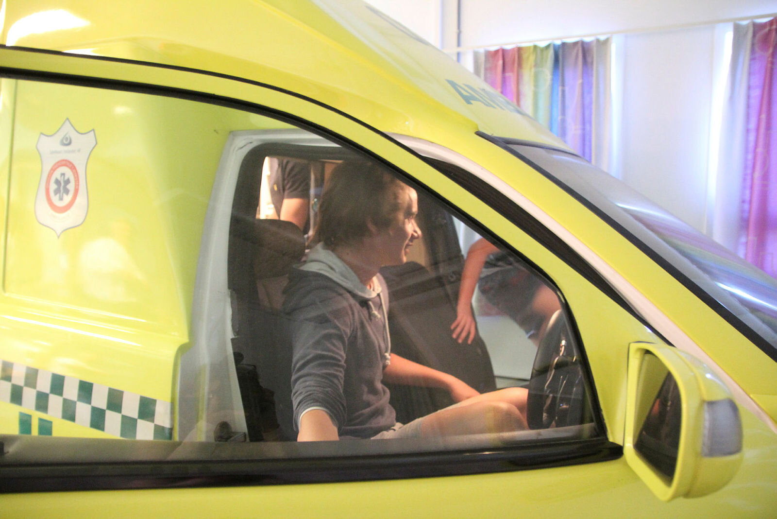 Gutter besøker sykepleierutdanningen på Gjøvik Gutter i 10. klasse besøker sykepleierutdanningen på Gjøvik for å bli kjent med sykepleieryrket.