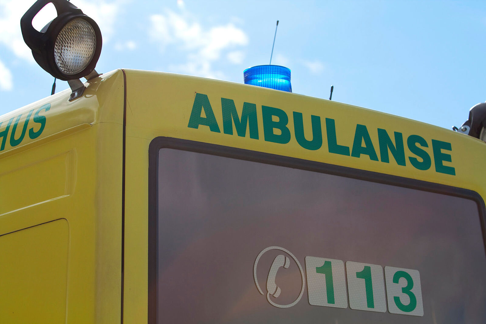 Ambulanse Bildet viser et ambulansekjøretøy