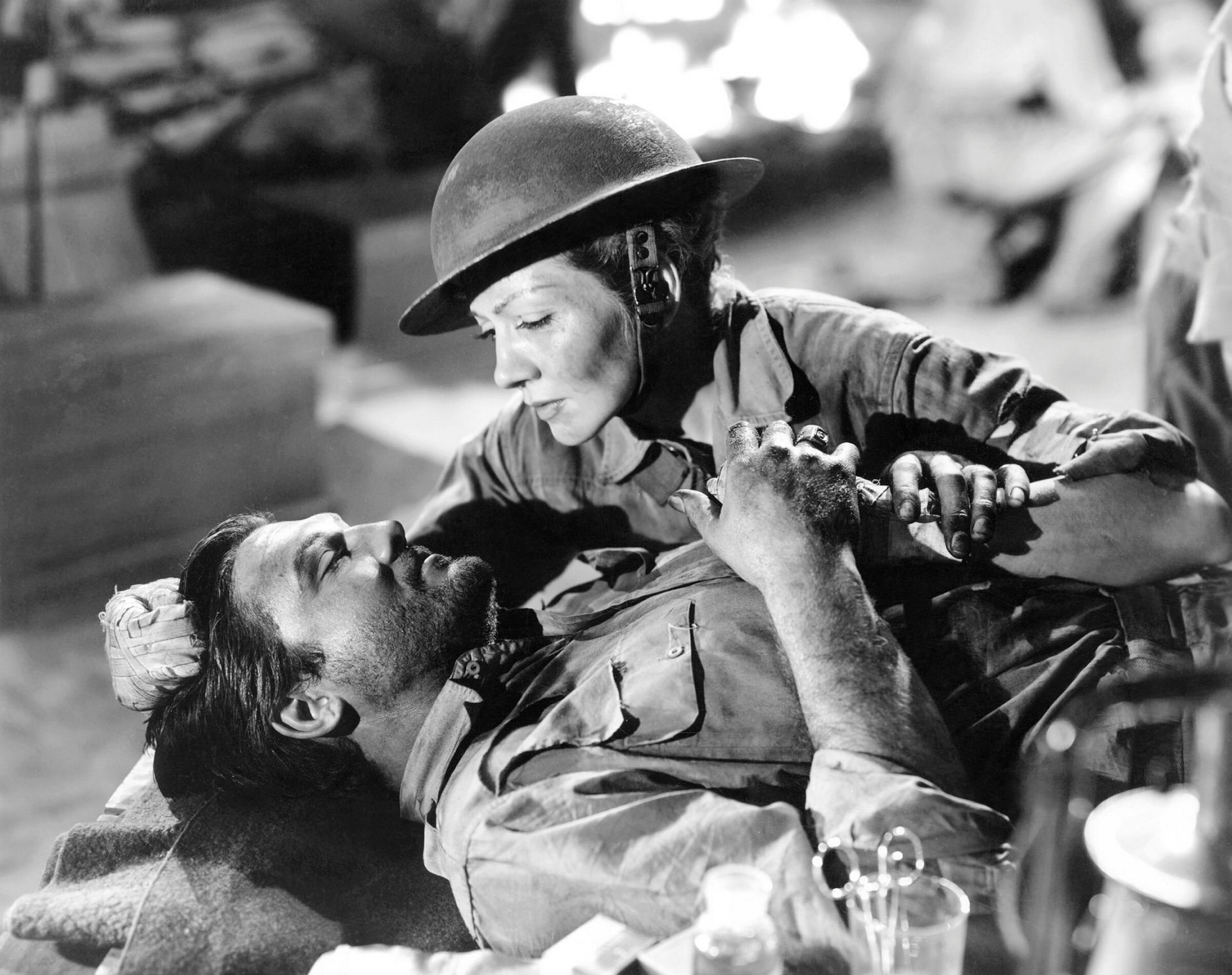 Still fra filmen So Proudly We Hail