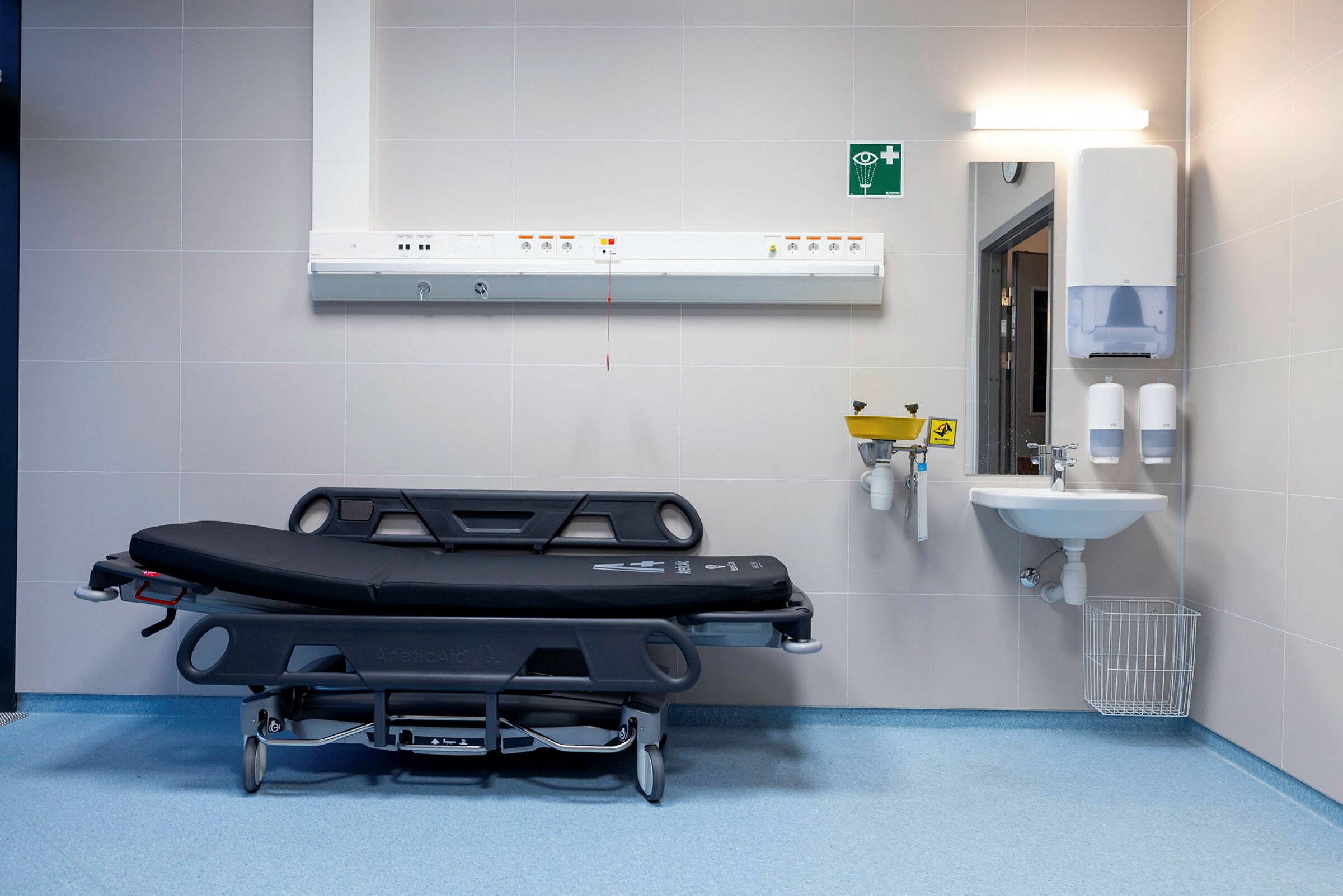 Oslos nye legevakt på Aker Fra åpningen av Oslos nye legevakt på Aker sykehus. Saliba og Kjerkhol på besøk.