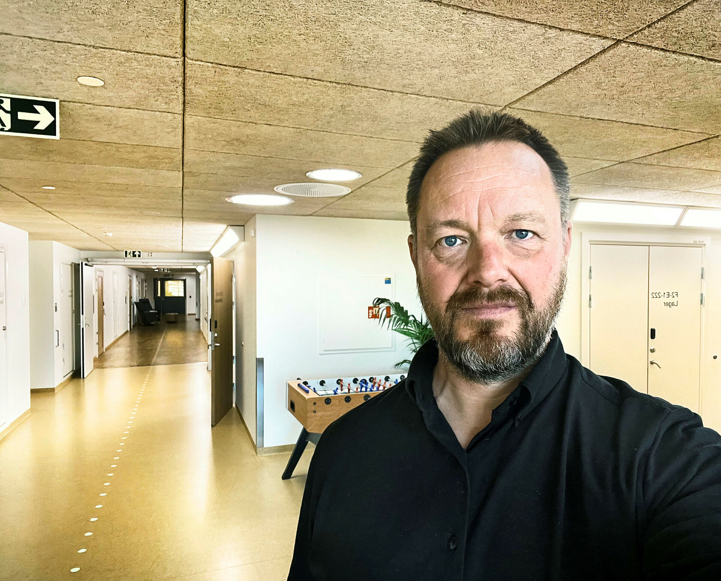 Glenn Gussiås Glenn Gussiås, sykepleier på en psykiatrisk døgnseksjon for ungdom på Sykehuset i Vestfold.