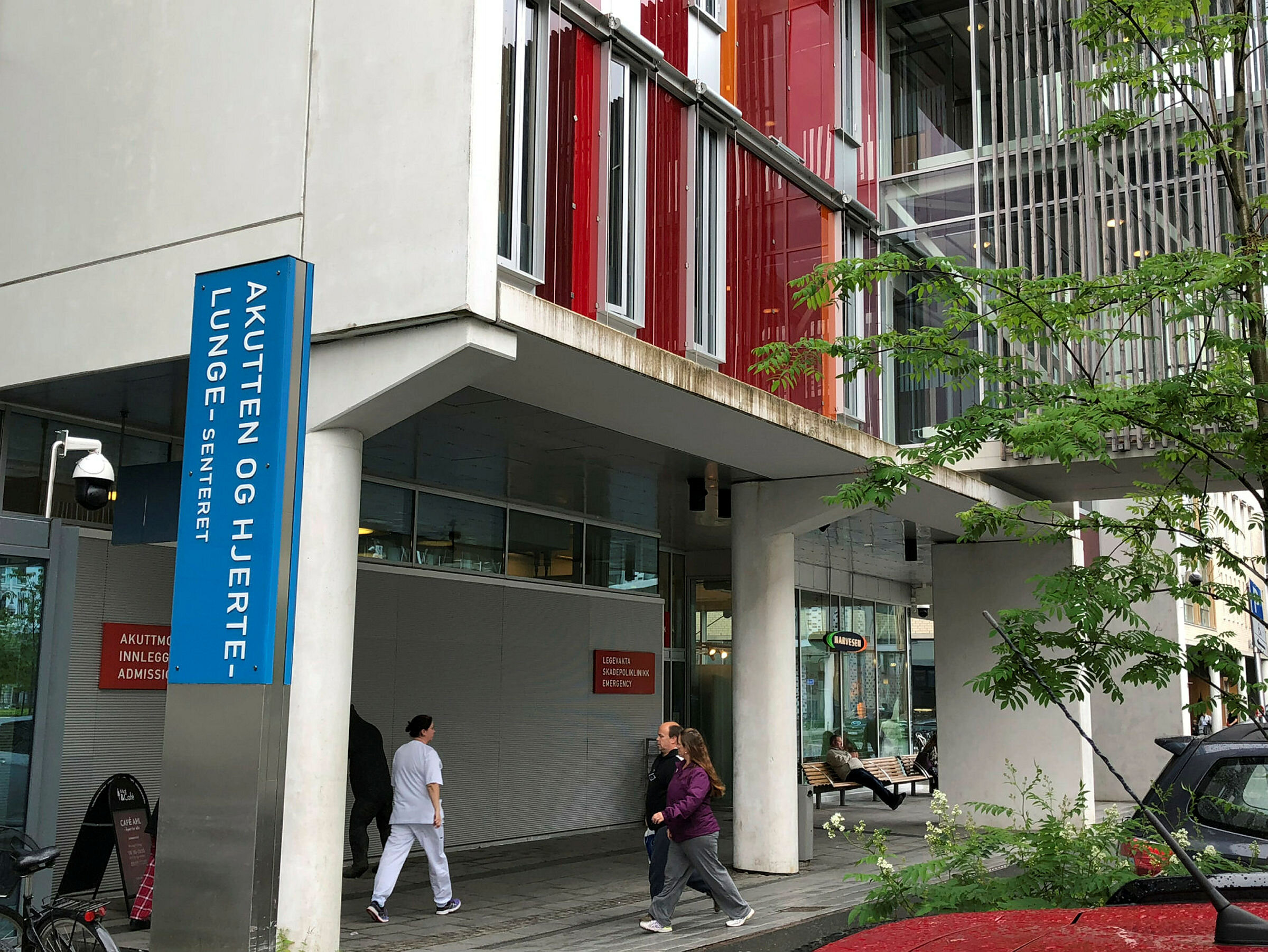 St. Olavs hospital Bildet viser inngangspartiet til akutten og hjerte-lungesenteret på St. Olavs hospital i Trondheim