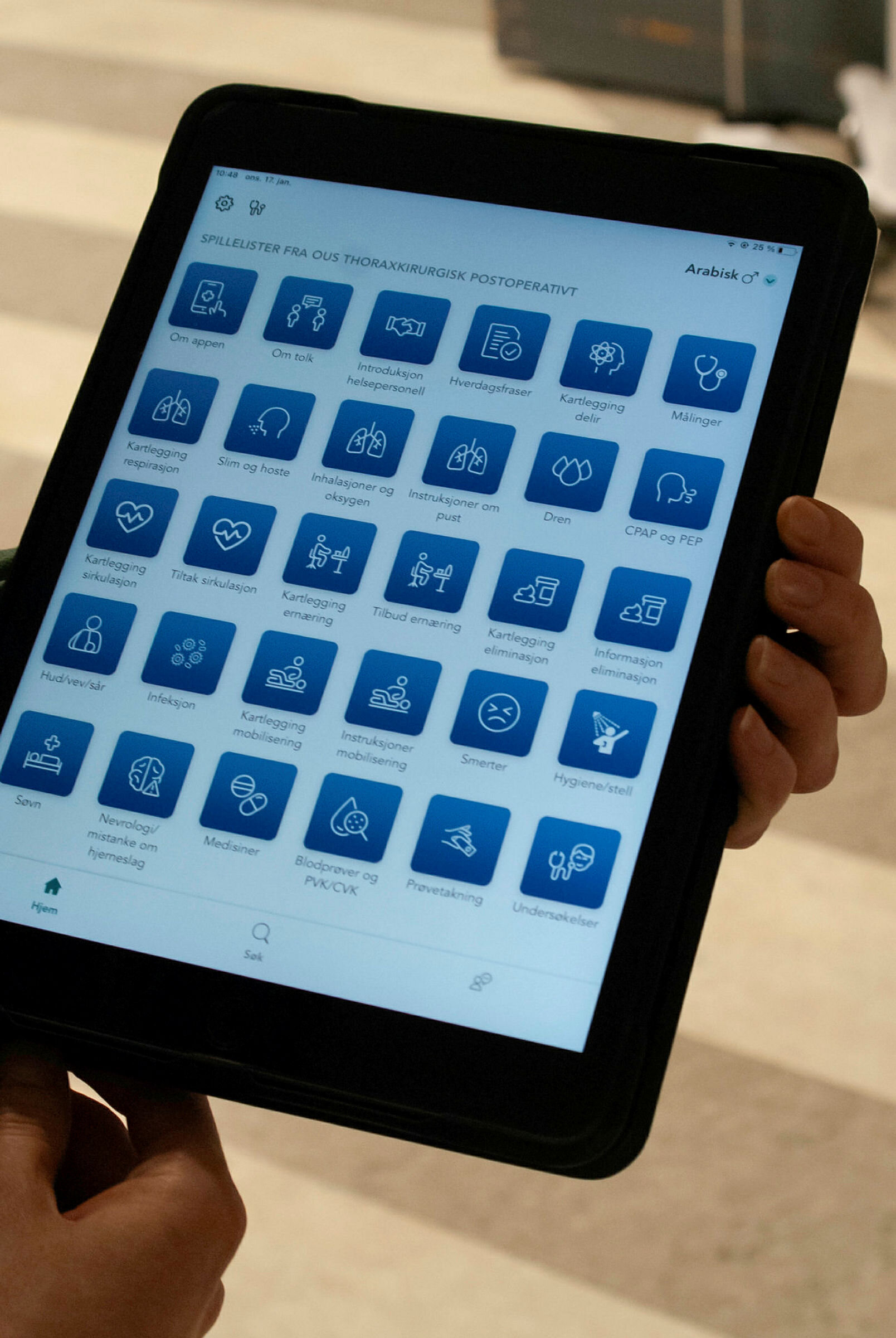 Sandra Røksness Fagsykepleier Sandra Røksness bruker appen Care to Translate