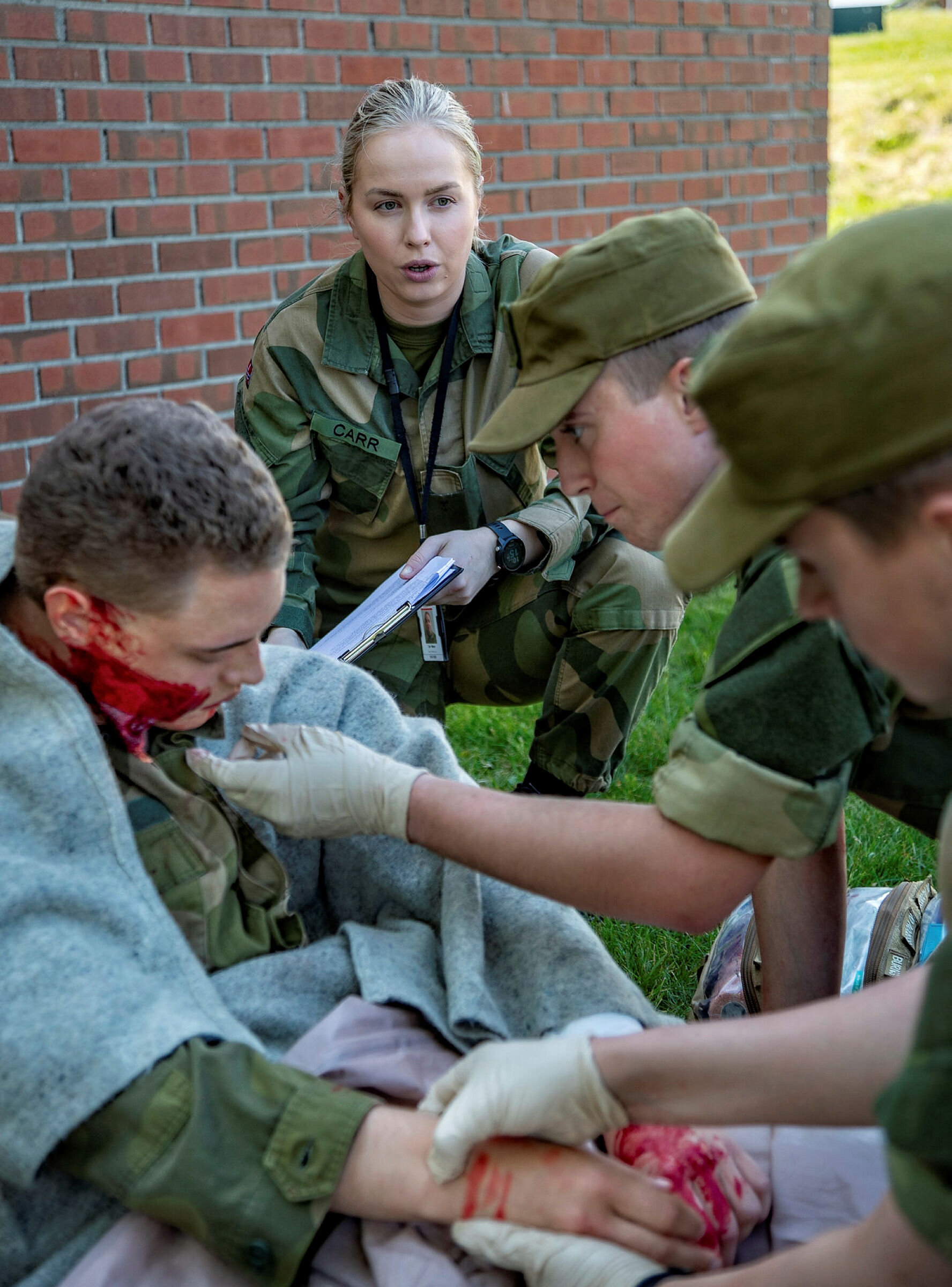 Sykepleier på Madla Bildet viser sykepleier Sissel Austråt i Madlaleiren.