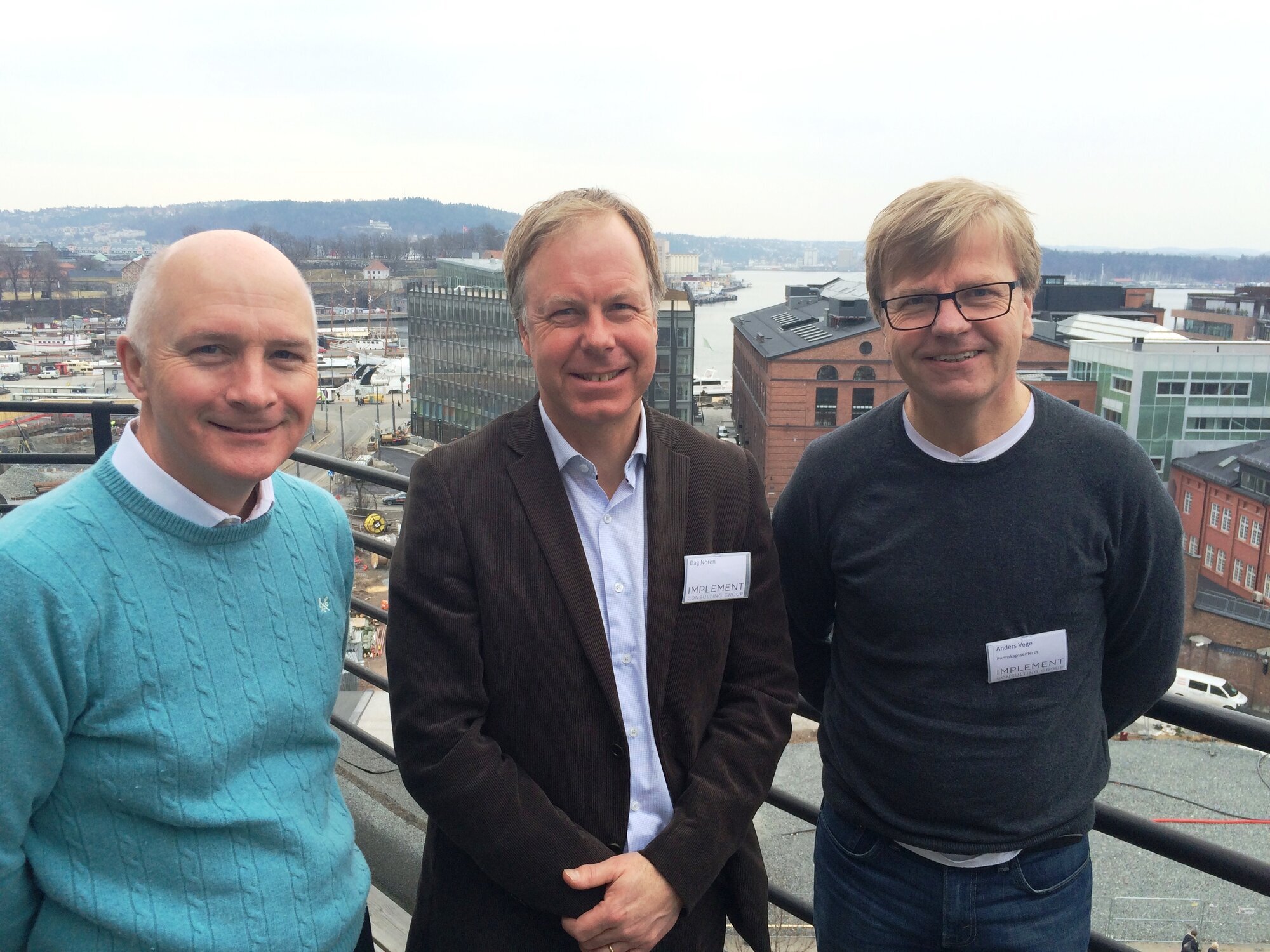 Fremtidens helsetjenester krever store forandringer for å lykkes. Det er disse tre enige om. Bildet viser Peter Gabbitas (til venstre), Dag Noren og Anders Vege.