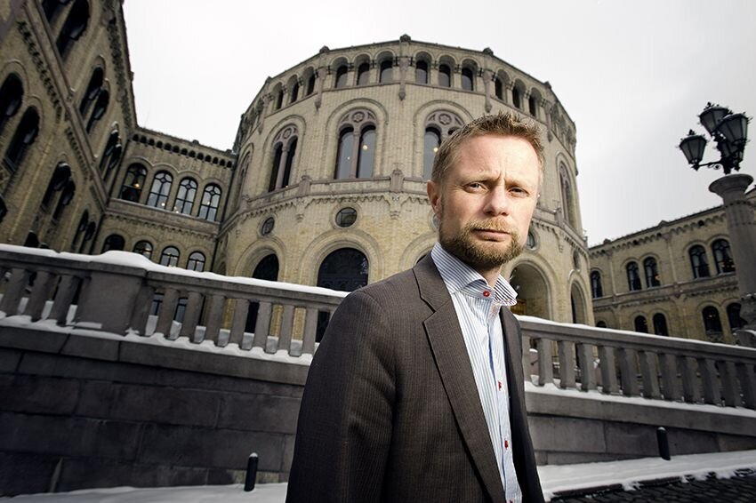 Helseminister Bent Høie utenfor Stortinget Helseminister Bent Høie utenfor Stortinget
