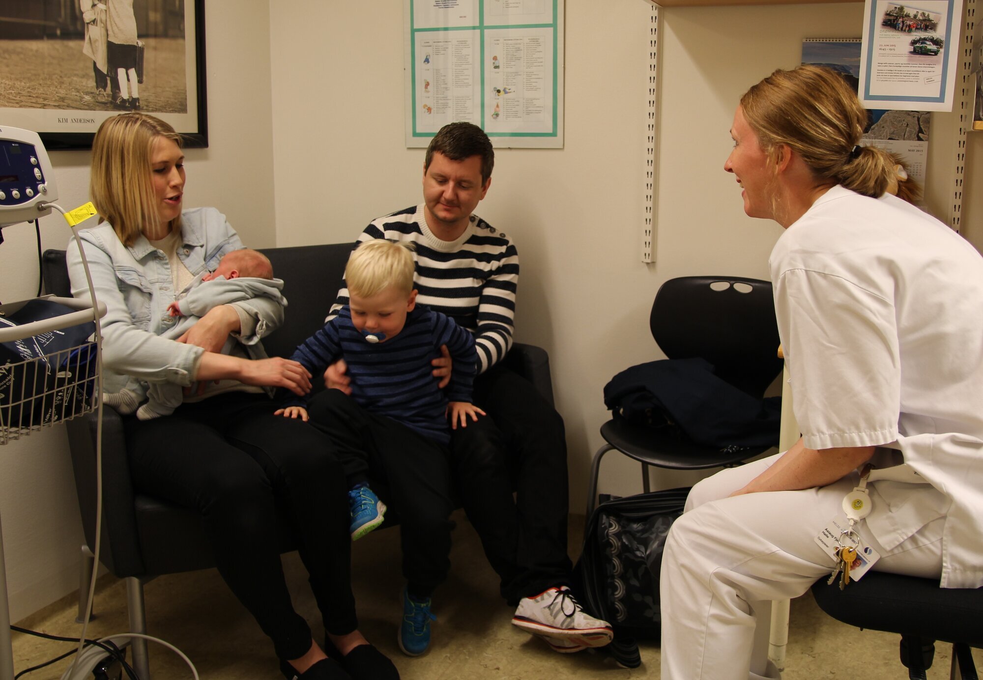 Til kontroll hos sykepleier Åslaug Fjell Halle. Sebastian er til kontroll hos sykepleier Åslaug Fjell Halle.