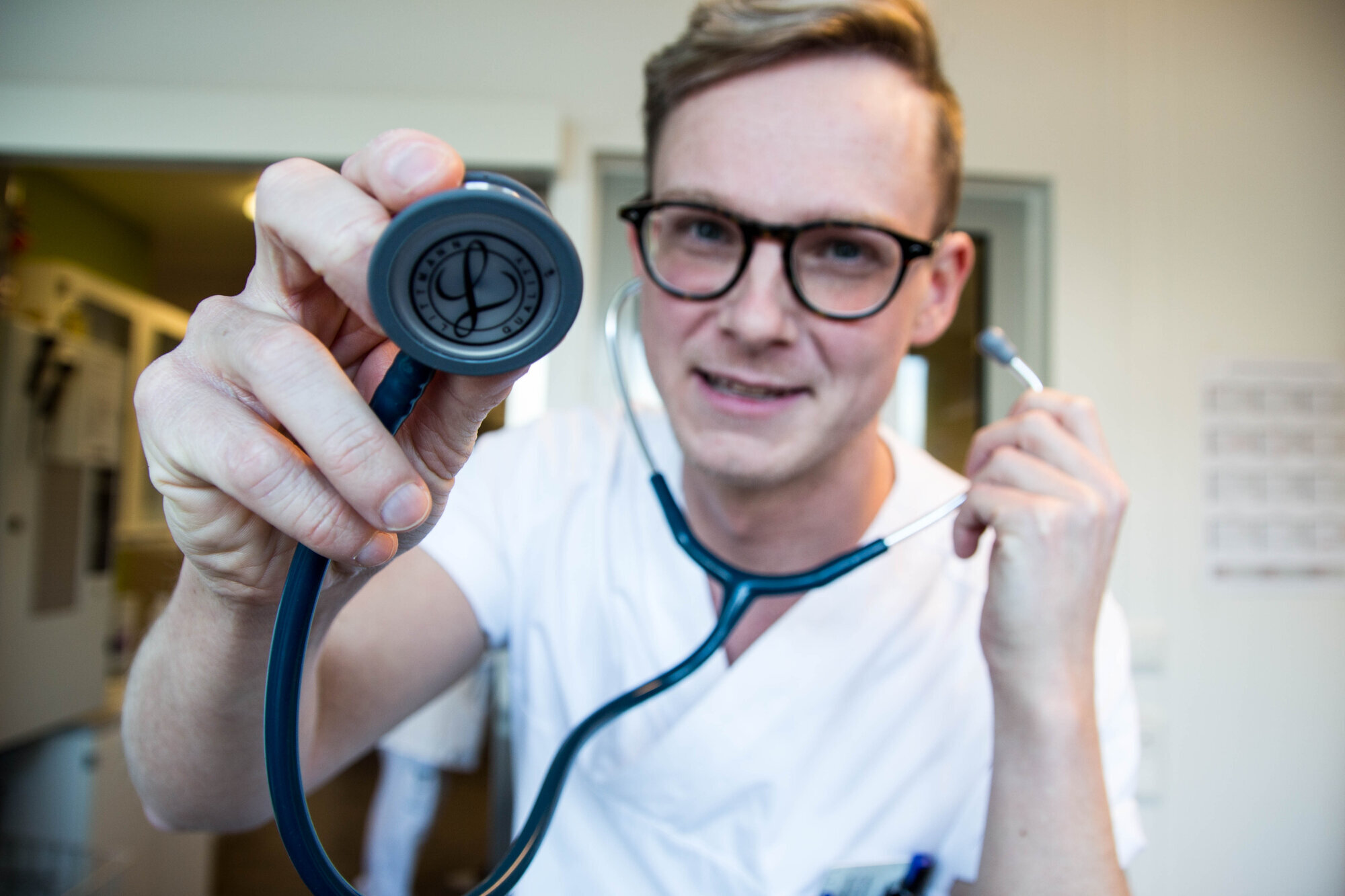 Jarl Robert Wexhall, Ringerike sykehus, Vestre Viken Bildet viser Jarl Robert Wexhall med stetoskop.