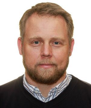 Jacob Holter Grundt mener det kan være mye å hente på at gravide drikker mindre sukkerbrus. Portrett av barnelege Jacob Holter Grundt.