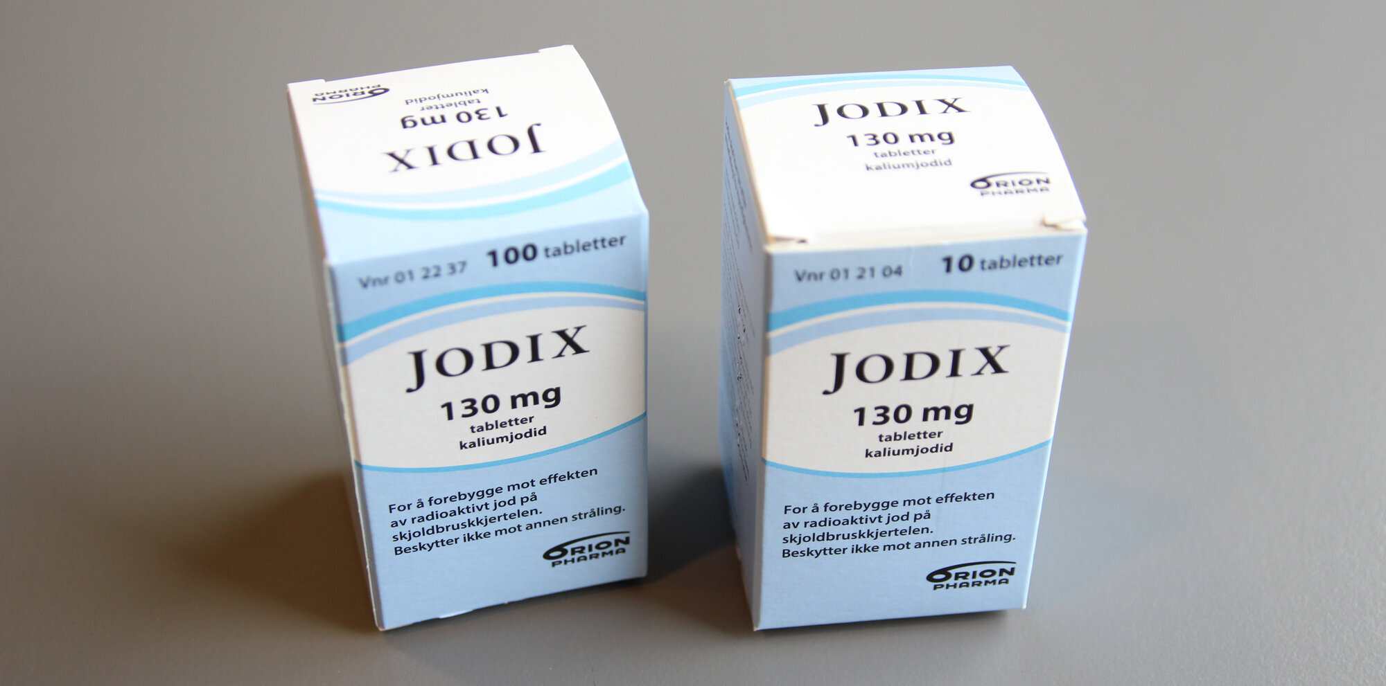 jodtabletter, beredskap Bildet viser to esker med jodtabletter til beredskap mot atomulykker.