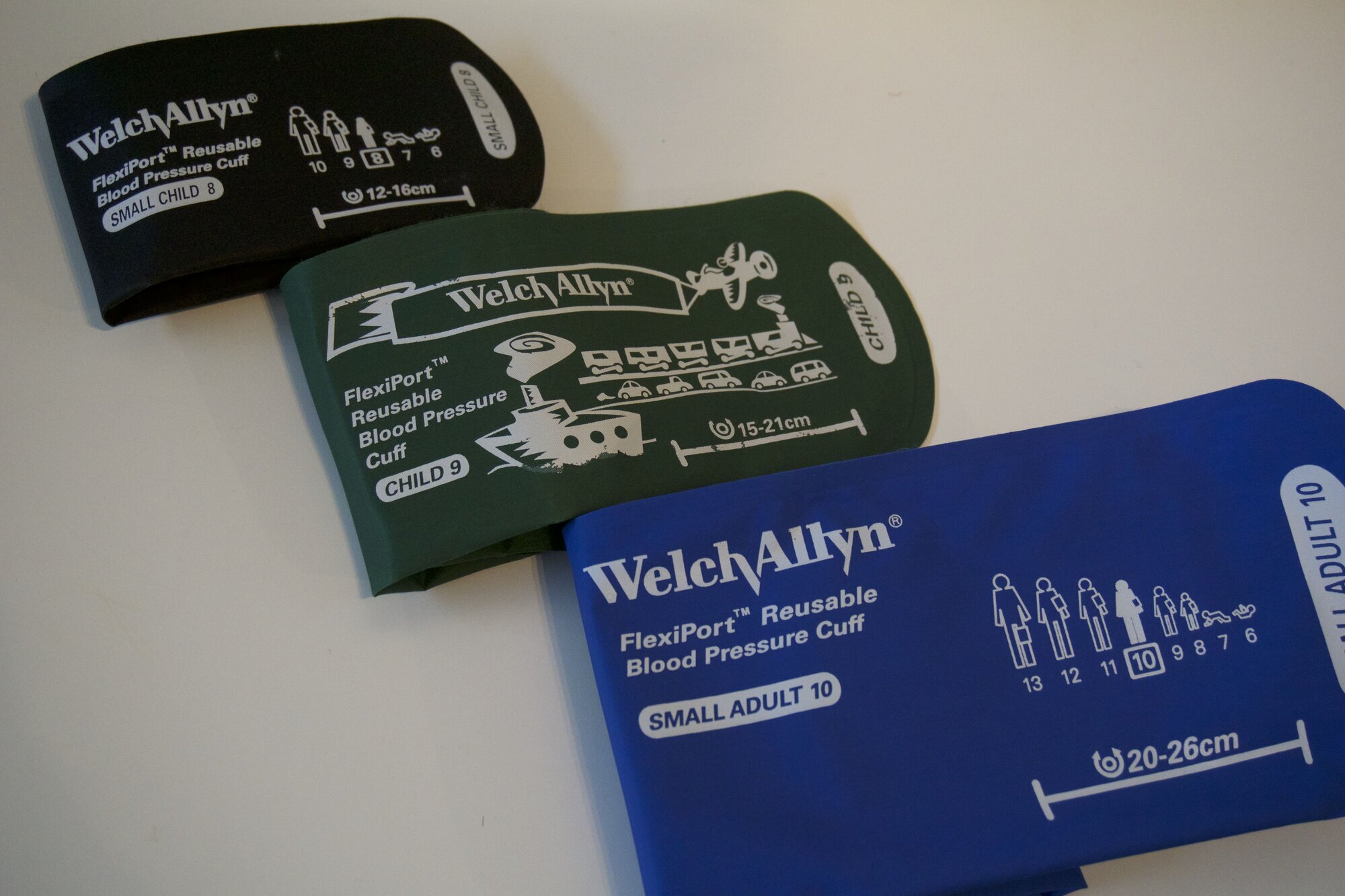 Mansjetter Bildet viser forskjellige mansjettstørrelser som brukes ved blodtrykksmåling