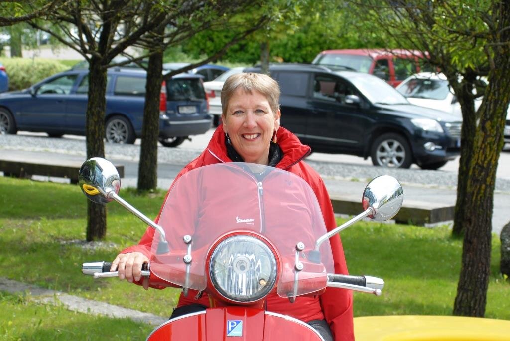 Ifølge Mirjam Lukasse er det ingen grunn til at helsepersonell behøver å kvie seg for å spørre gravide om de er utsatt for vold. Bildet viser professor i jordmorfag ved HiOA, Mirjam Lukasse.