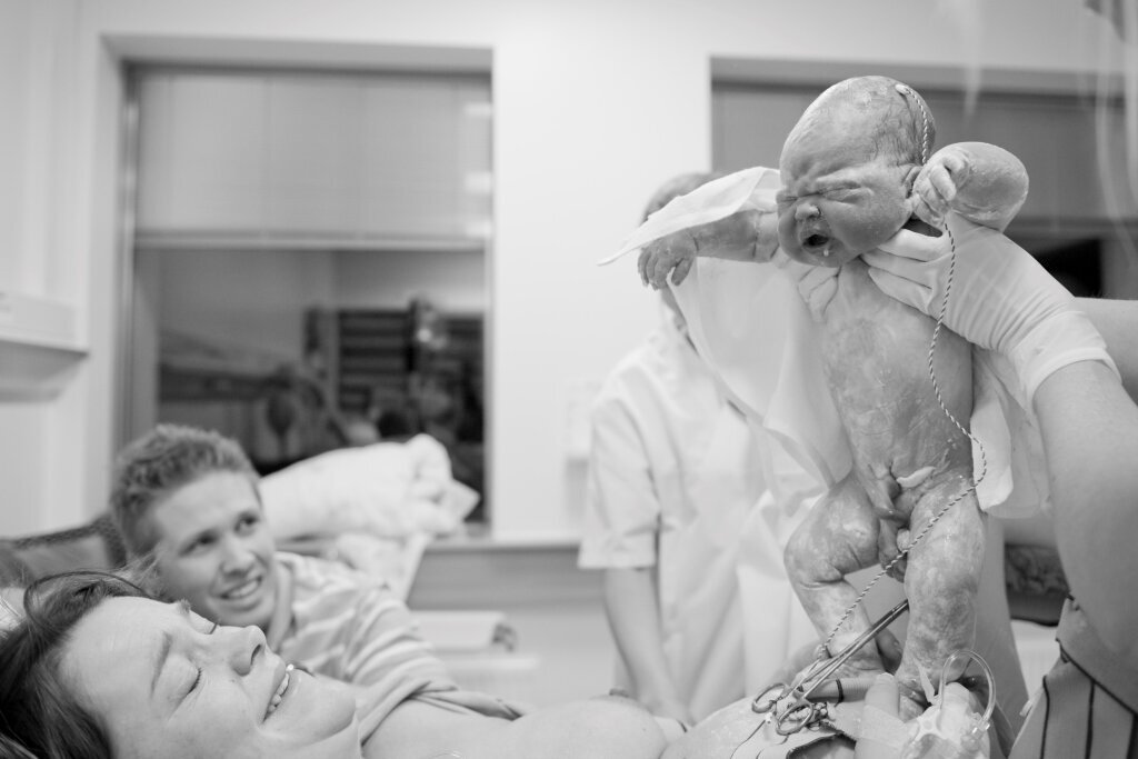 Eva Rose Furmyr, fødsel Bildet viser et barn som nettopp er født.