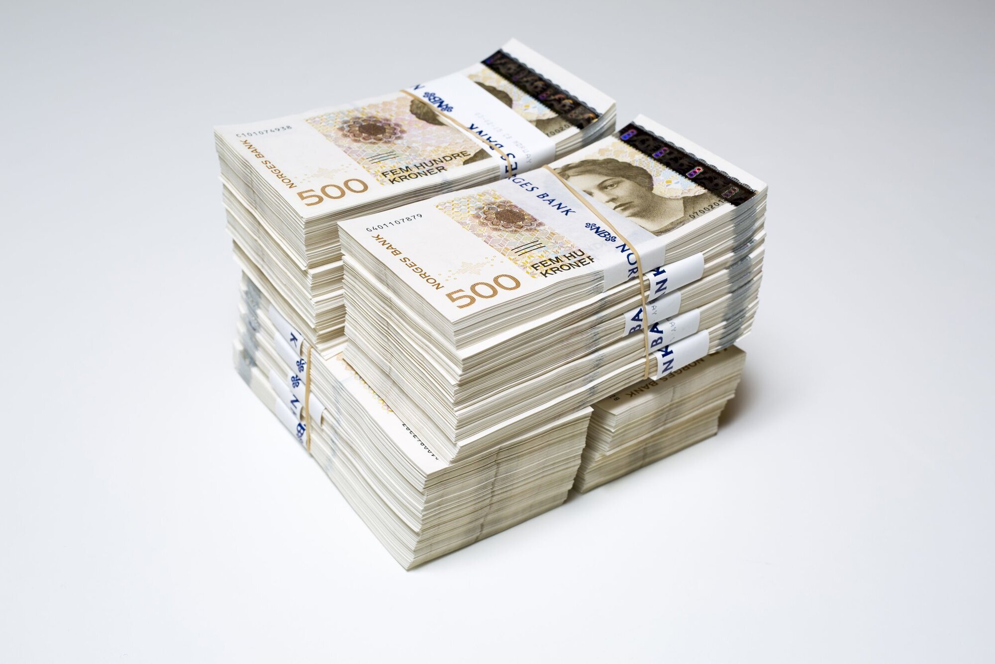 Penger Flere bunker med 500- sedler