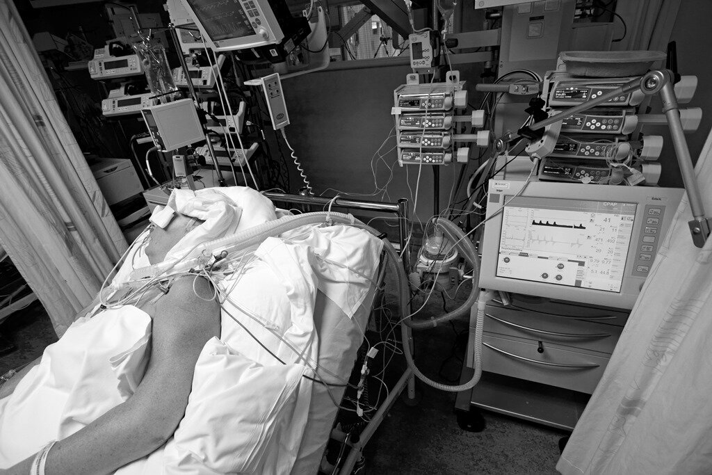 Pasient intensivavdeling respirator Pasient i respirator på intensivavdeling