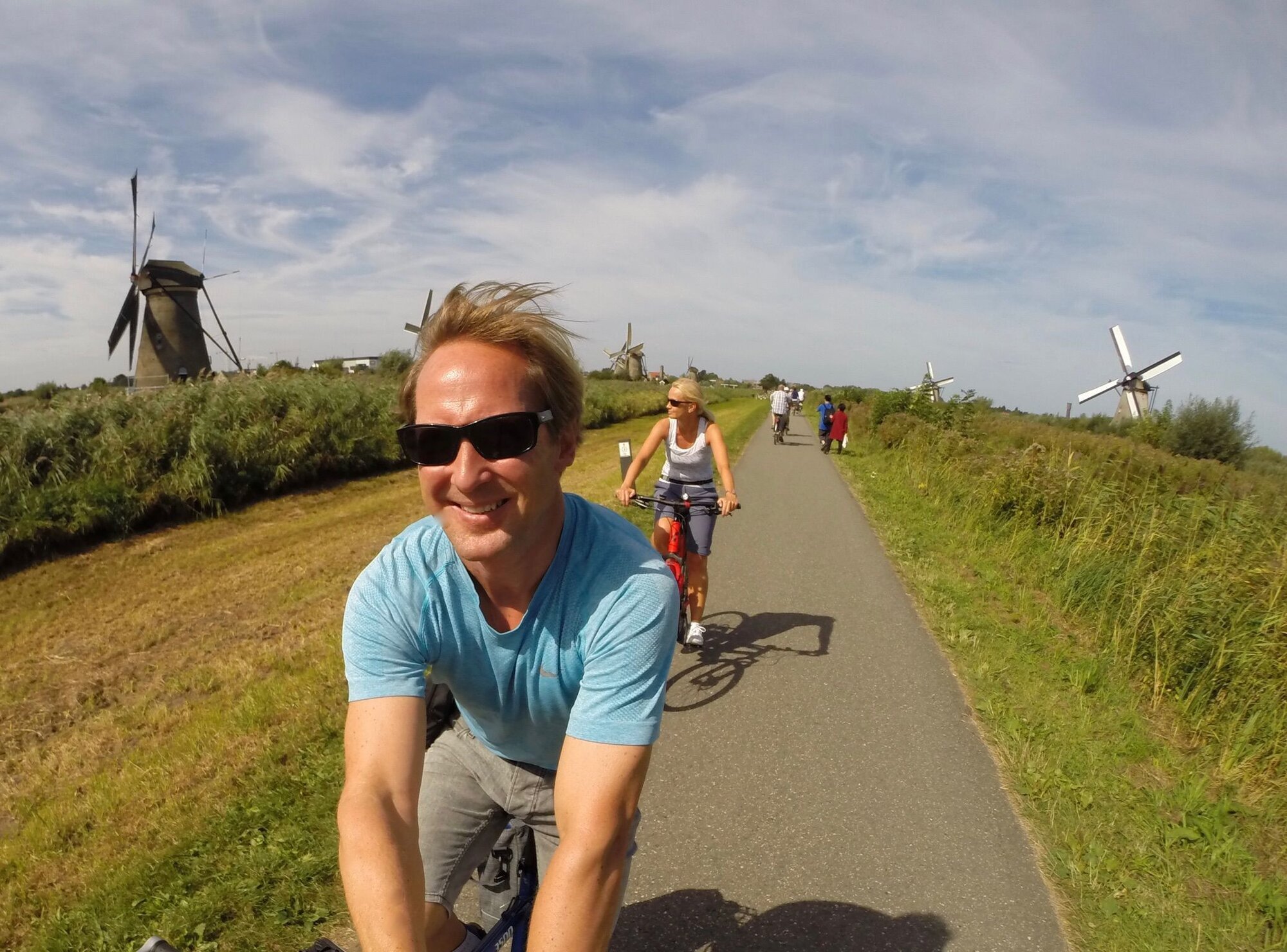 Bildet viser Rudolf Christoffersen som sykler Rudolf Christoffersen sykler