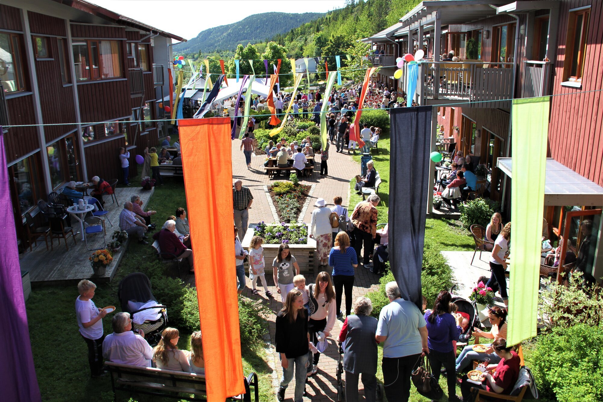 bildet viser sommerfest ved Åfjord helsesenter