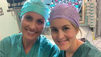 Anne Melaas, Kristin Hjemgaard, Operasjon 3, Rikshospitalet Bildet viser Anne Melaas og Kristin Hjemgaard.