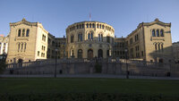 Bildet viser Stortinget.